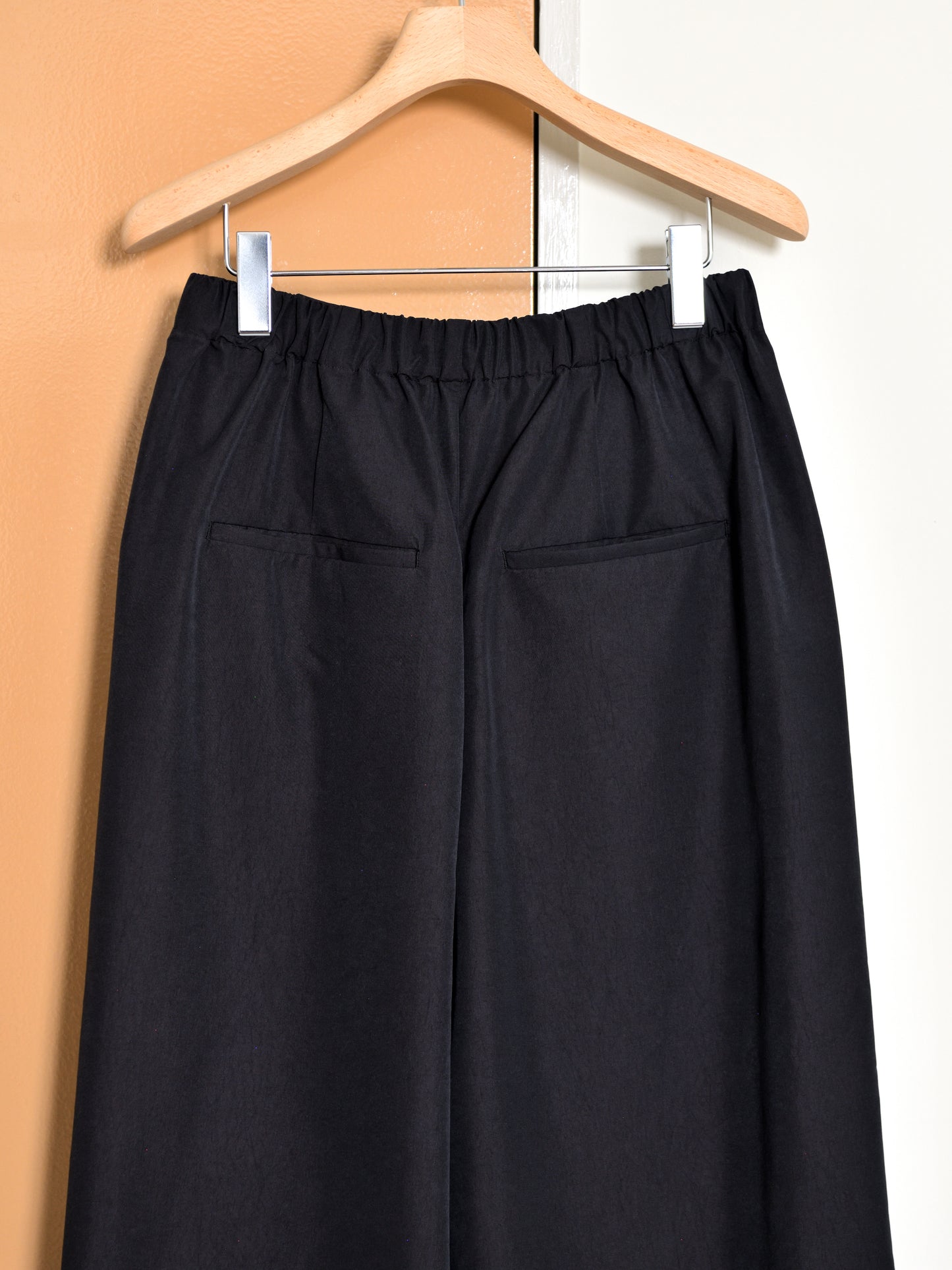 Antwort アントワート SMOOTH TAFTA DRAPE TUCK PANTS ANT-PT002 ポリエステル 通年 GRAY グレー BLACK ブラック 26AW 愛知県 名古屋 丸の内 セレクトショップ THIRD PLACE サードプレイス