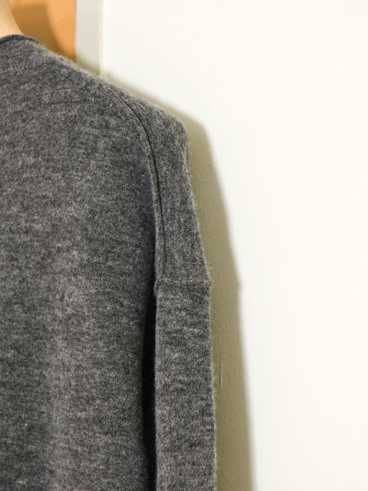rus ルース KARAMU sweater GRAPHITE RU26AW021B グラファイト チャコール グレー カシミア アルパカ スペイン レディース 26FW 日本取り扱い 名古屋 丸の内 セレクトショップ THIRD PLACE サードプレイス
