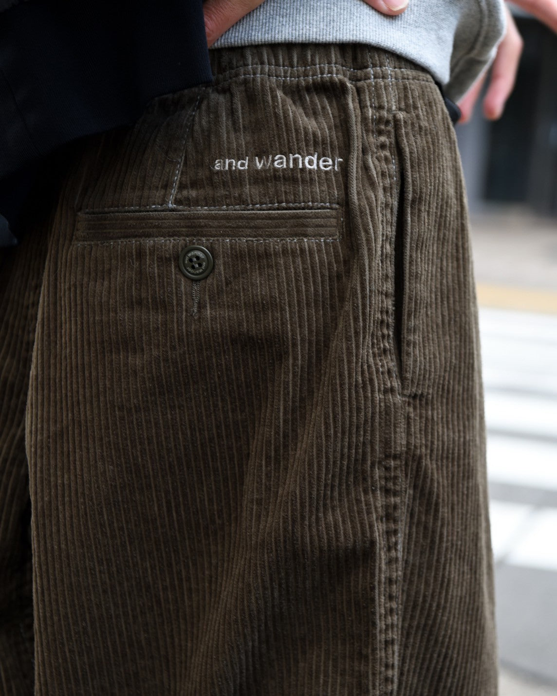 and wander アンドワンダー corduroy pants(KHAKI) コーデュロイパンツ 愛知県 名古屋 丸の内 セレクトショップ THIRD PLACE サードプレイス