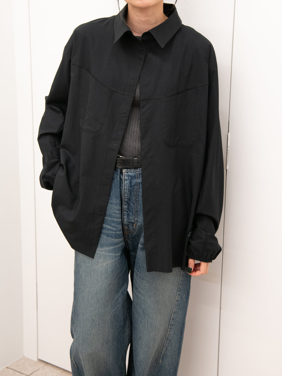 SATISFY サティスファイ Peace Shell River Shirt BLACK 黒 ポリエステル シャツ スナップボタン ランニング レギュラーカラー アウトドア 26FW 日本取り扱い 名古屋 丸の内 セレクトショップ THIRD PLACE サードプレイス