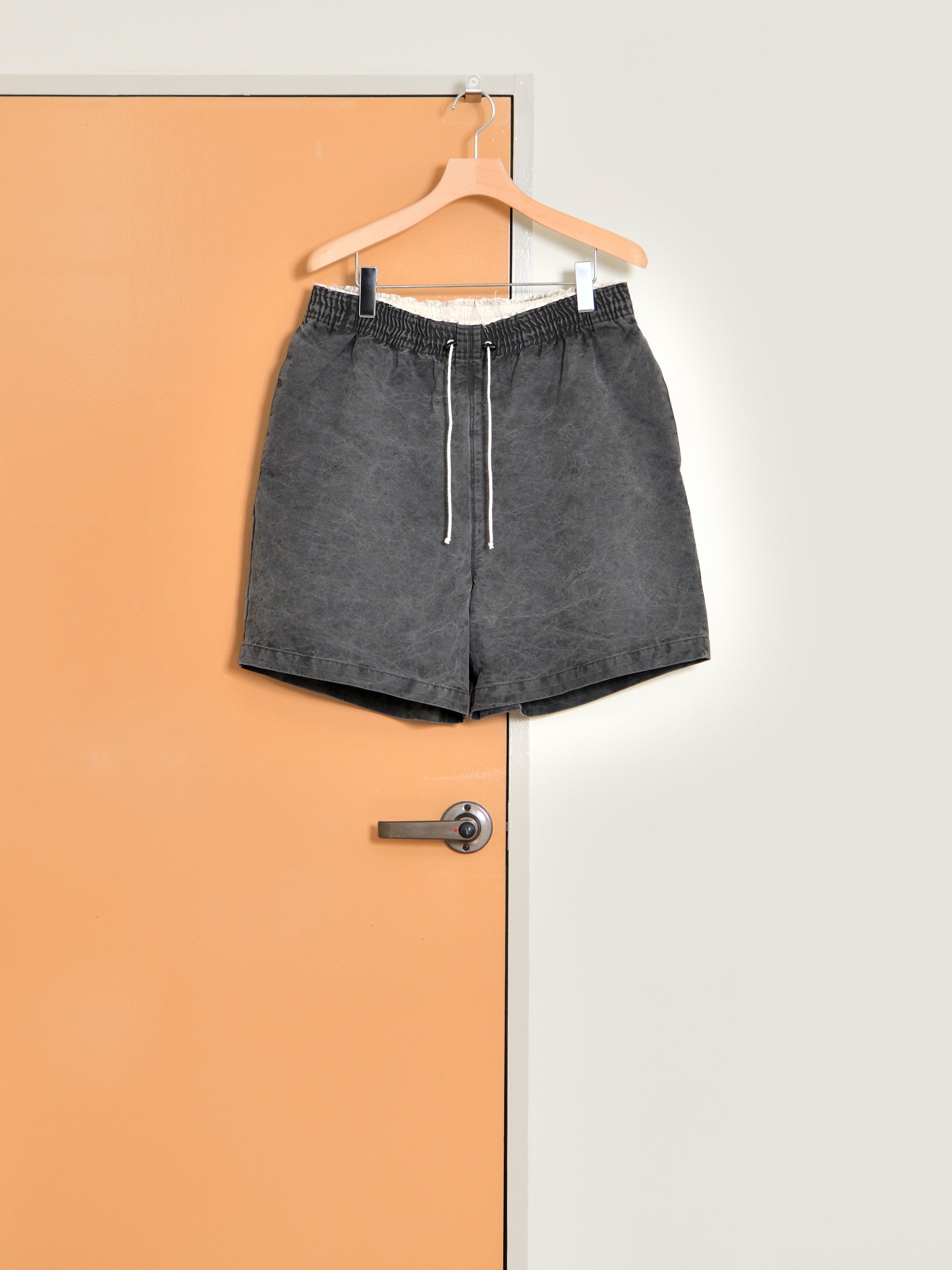 CAMIEL FORTGENS カミエルフォートヘンス KNEE SHORTS CF21.13.01.02 キャンバス ダックショーツ ベージュ カーハート アメリカ オランダ 26ss 春夏 日本取り扱い 名古屋 丸の内 セレクトショップ THIRD PLACE サードプレイス