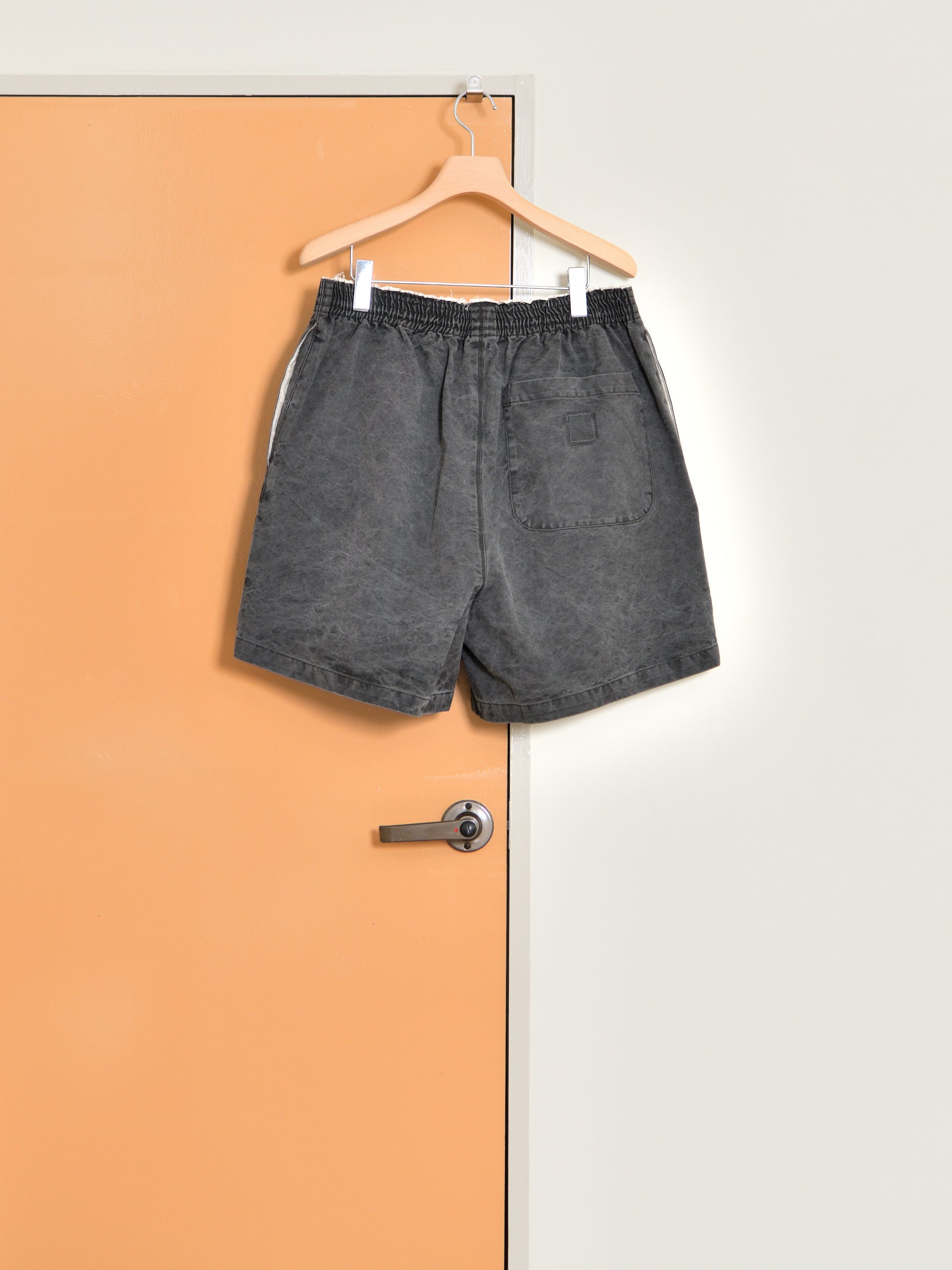 CAMIEL FORTGENS カミエルフォートヘンス KNEE SHORTS CF21.13.01.02 キャンバス ダックショーツ ベージュ カーハート アメリカ オランダ 26ss 春夏 日本取り扱い 名古屋 丸の内 セレクトショップ THIRD PLACE サードプレイス
