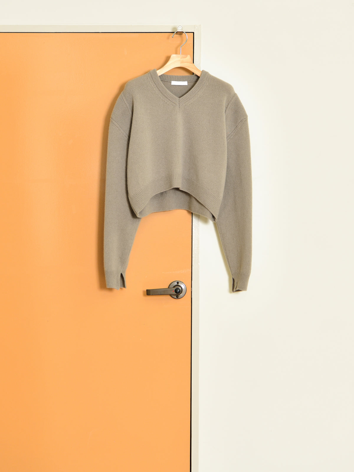 KAYLE ケイル PATCH PANEL V-NECK KNIT TAUPE K-2101 トープ ニット メリノウール ウール レディース 26FW 日本取り扱い 名古屋 丸の内 セレクトショップ THIRD PLACE サードプレイス