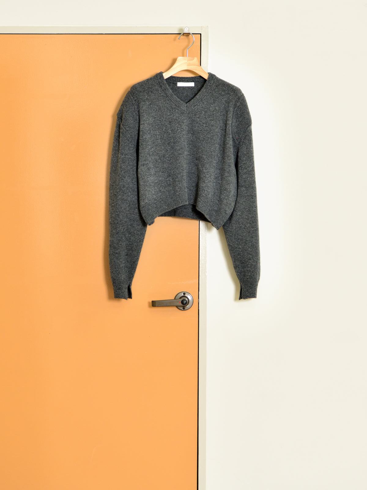 KAYLE ケイル PATCH PANEL V-NECK KNIT CHARCOAL K-2101 チャコール ニット メリノウール ウール レディース 26FW 日本取り扱い 名古屋 丸の内 セレクトショップ THIRD PLACE サードプレイス