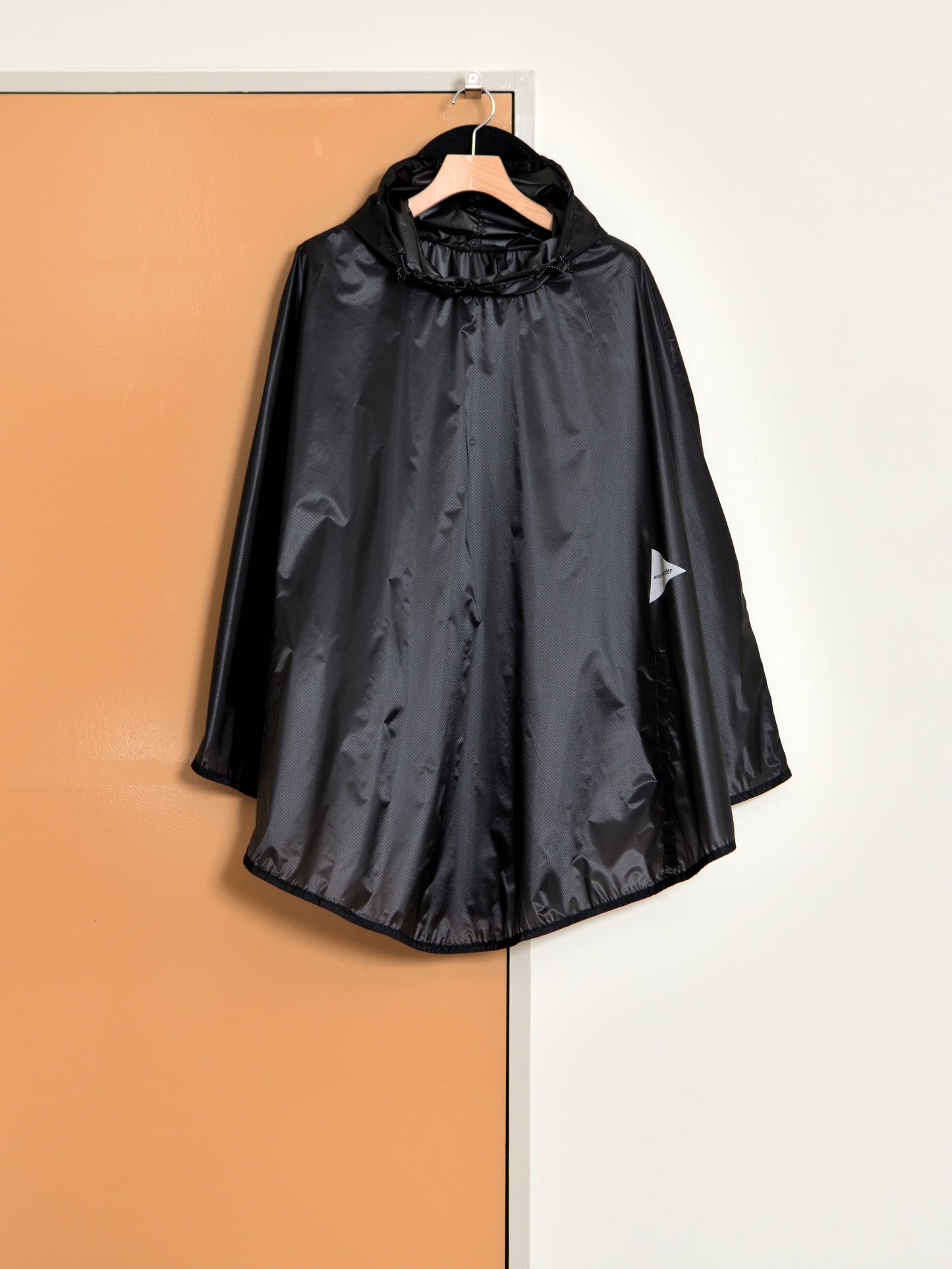 and wander アンドワンダー sil poncho 574-5977217 ポンチョ CORDURA コーデュラ アウトドア 快適 lightberge ライトベージュ 日本 名古屋 セレクトショップ THIRD PLACE サードプレイス 名古屋 愛知県 東海 セレクトショップ THIRD PLACE サードプレイス