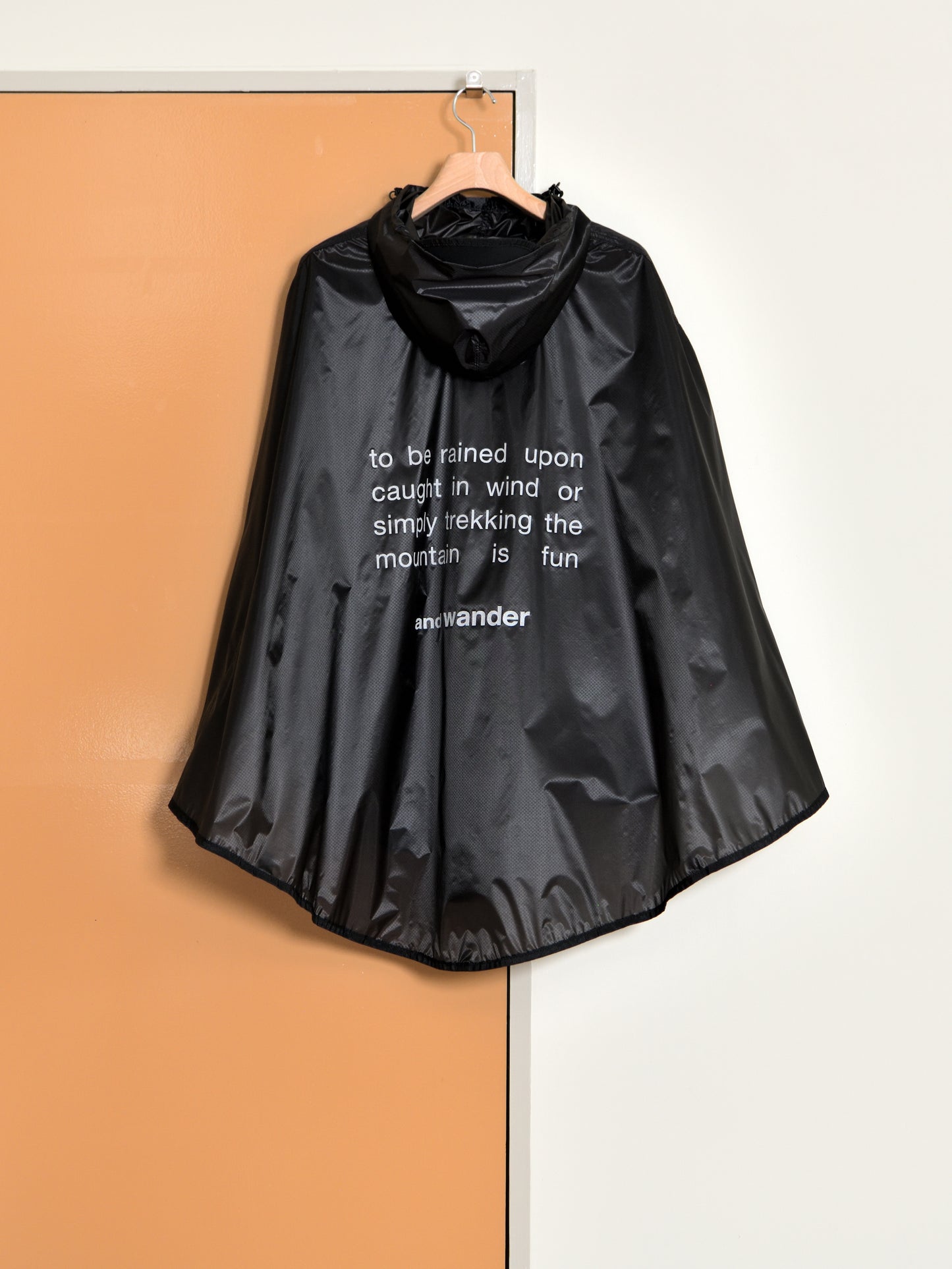 and wander アンドワンダー sil poncho 574-5977217 ポンチョ CORDURA コーデュラ アウトドア 快適 lightberge ライトベージュ 日本 名古屋 セレクトショップ THIRD PLACE サードプレイス 名古屋 愛知県 東海 セレクトショップ THIRD PLACE サードプレイス