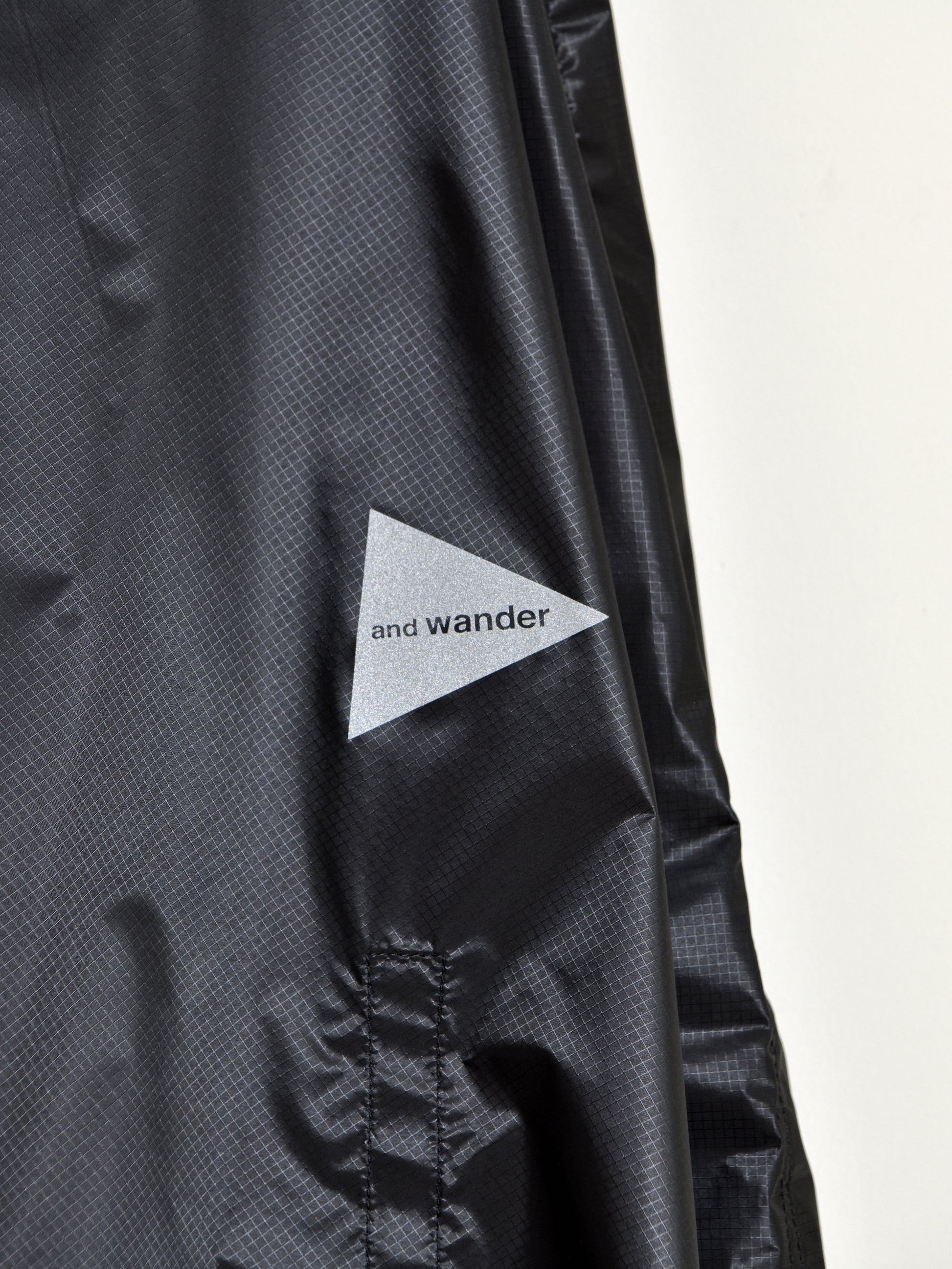 and wander アンドワンダー sil poncho 574-5977217 ポンチョ CORDURA コーデュラ アウトドア 快適 lightberge ライトベージュ 日本 名古屋 セレクトショップ THIRD PLACE サードプレイス 名古屋 愛知県 東海 セレクトショップ THIRD PLACE サードプレイス
