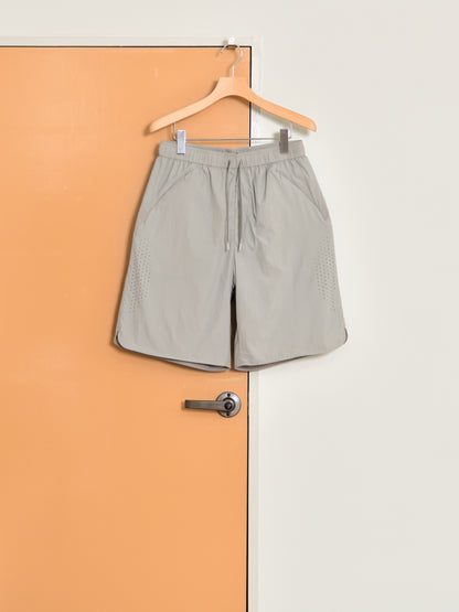 HIKING PATROL ハイキングパトロール SS26205 ORBIT LT TECHNICAL SHORTS  サンド ベージュ ナイロンショーツ 北欧 ノルウェー アウトドア 都会 26SS 愛知県 名古屋 丸の内 セレクトショップ THIRD PLACE サードプレイス