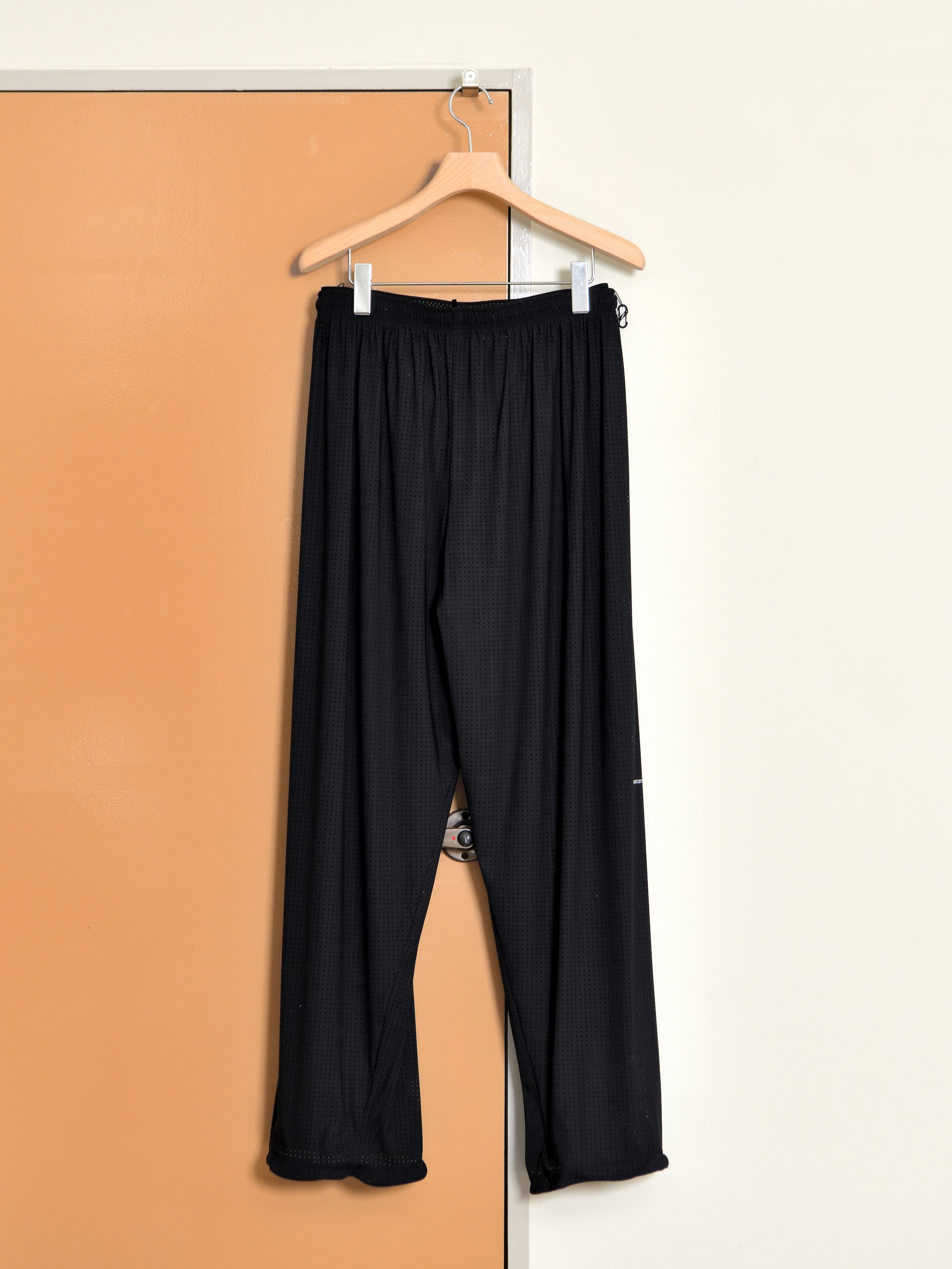 SATISFY サティスファイ Space-O Jogger Pants 12049-00000 パンツ ランニング イタリア フランス 26ss JETBLACK ジェットブラック ブラック 通販 愛知県 名古屋 丸の内 セレクトショップ THIRD PLACE サードプレイス