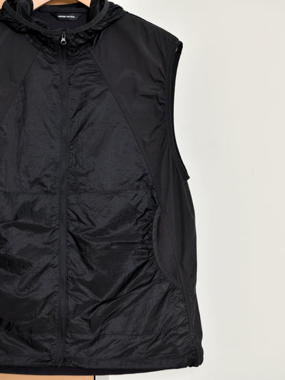 HIKING PATROL ハイキングパトロール SS26008 ORBIT LT TECHNICAL VEST  チャコール ブラック ナイロンベスト 北欧 ノルウェー アウトドア 都会 26SS 愛知県 名古屋 丸の内 セレクトショップ THIRD PLACE サードプレイス