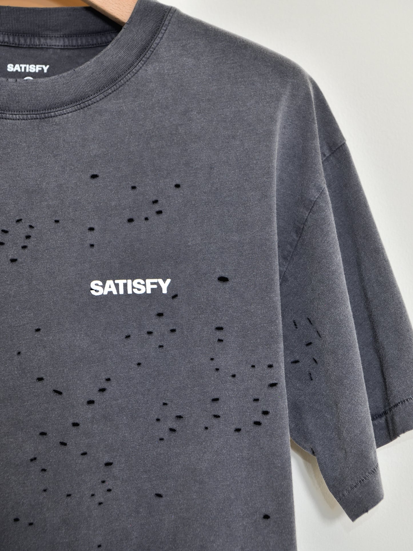 SATISFY サティスファイ MothTech T-shirt 11006-00A02 Tシャツ ランニング イタリア フランス 26ss AGEBLACK ヴィンテージ  ブラック 通販 愛知県 名古屋 丸の内 セレクトショップ THIRD PLACE サードプレイス