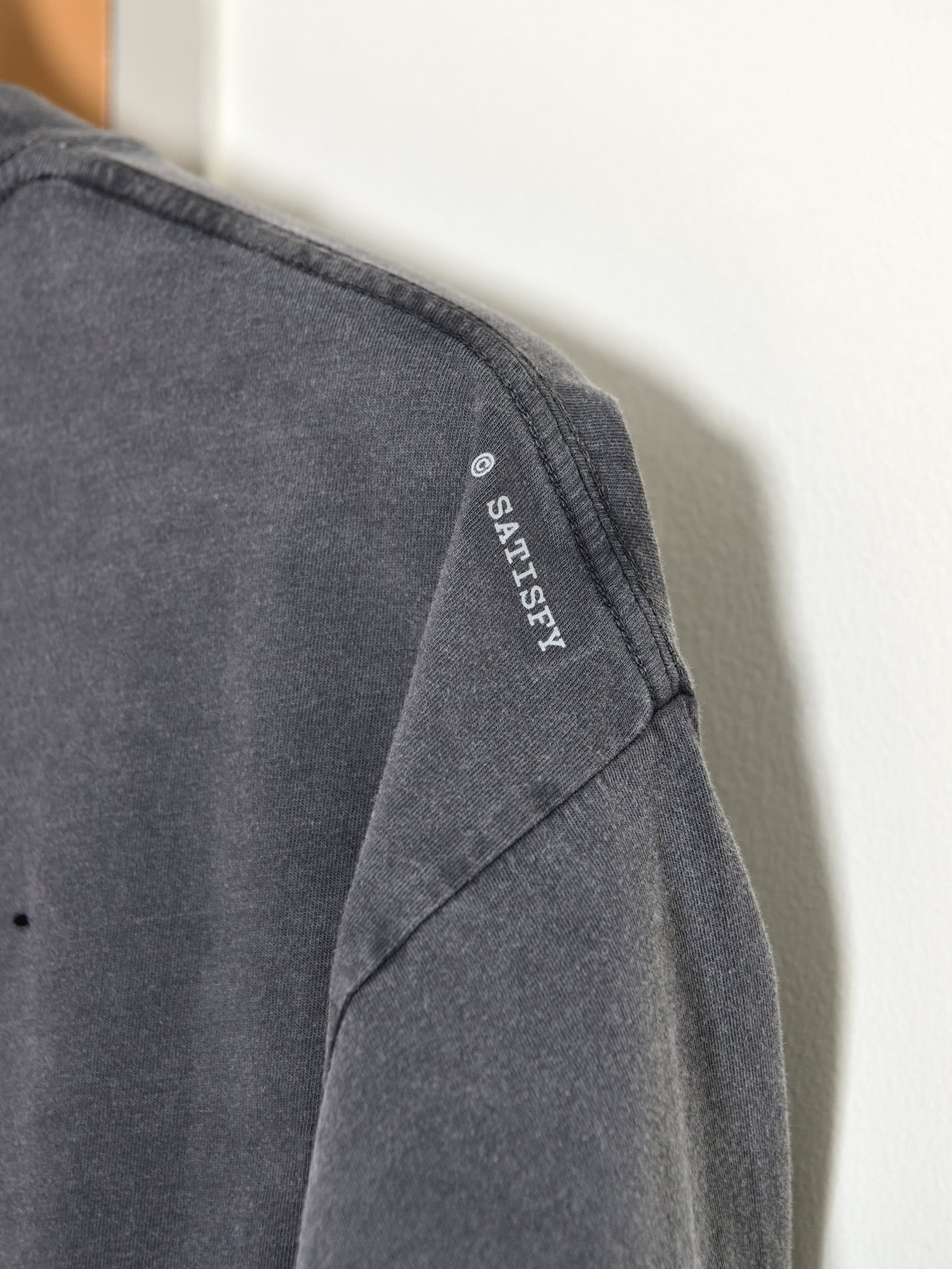 SATISFY サティスファイ MothTech T-shirt 11006-00A02 Tシャツ ランニング イタリア フランス 26ss AGEBLACK ヴィンテージ  ブラック 通販 愛知県 名古屋 丸の内 セレクトショップ THIRD PLACE サードプレイス
