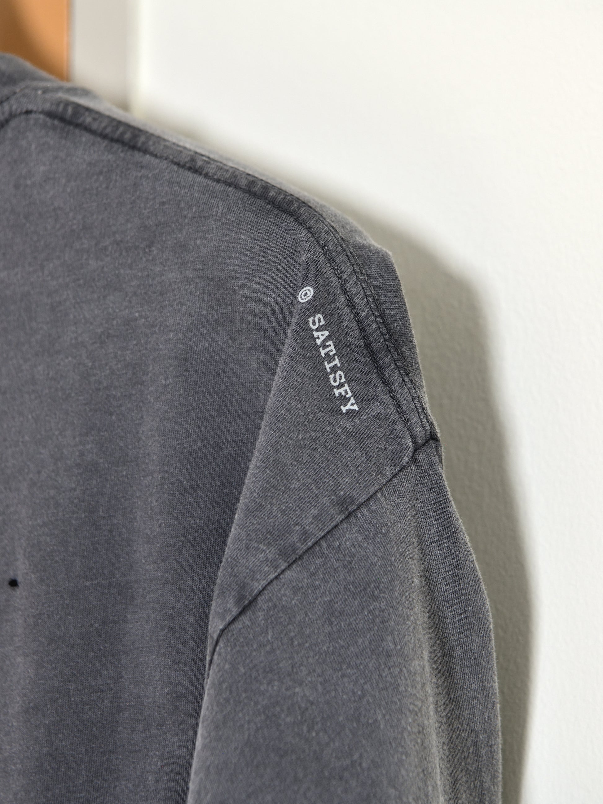 SATISFY サティスファイ MothTech T-shirt 11006-00A02 Tシャツ ランニング イタリア フランス 26ss AGEBLACK ヴィンテージ  ブラック 通販 愛知県 名古屋 丸の内 セレクトショップ THIRD PLACE サードプレイス