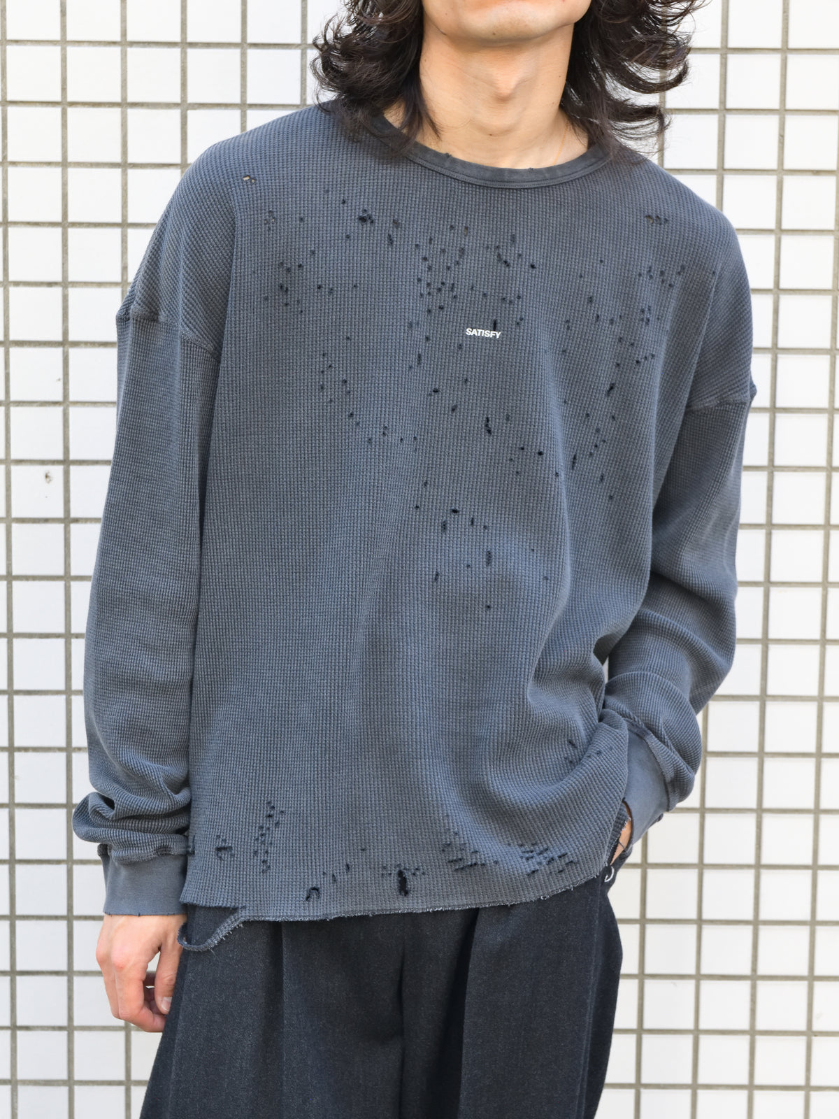 SATISFY サティスファイ MothTech Waffle Long Tee AGED BLACK 11113-00A01 ブラック ビンテージ加工 コットン COTTON フランス パリ paris 26FW 日本取り扱い 名古屋 丸の内 セレクトショップ THIRD PLACE サードプレイス
