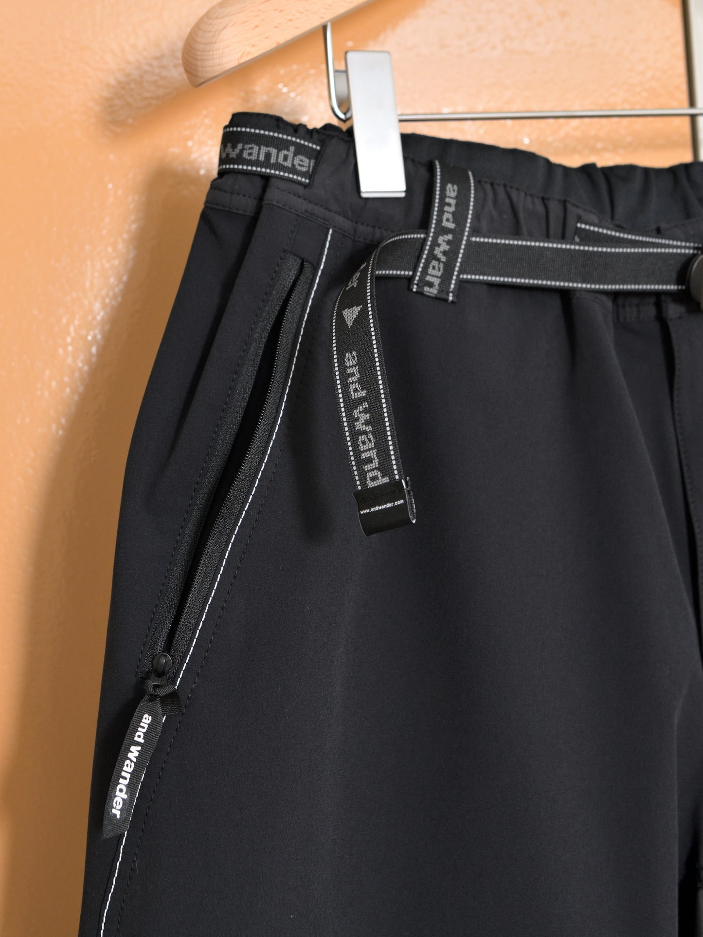 andwander trek short pants 574-6122009 ショーツ ブラック  定番 日本 名古屋 セレクトショップ THIRD PLACE サードプレイス 名古屋 愛知県 東海 セレクトショップ THIRD PLACE サードプレイス