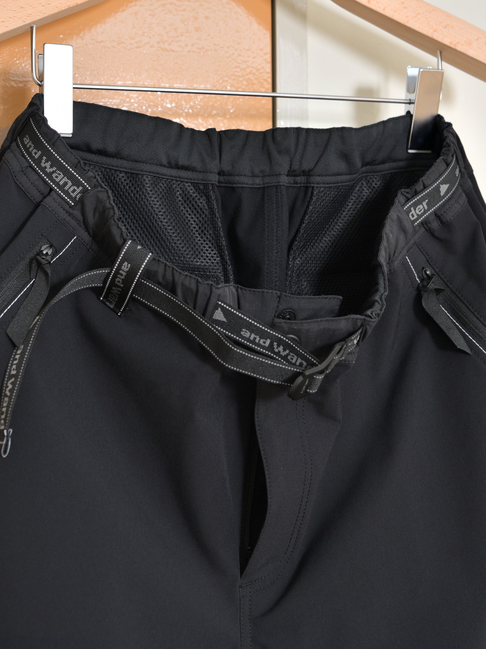 andwander trek short pants 574-6122009 ショーツ ブラック  定番 日本 名古屋 セレクトショップ THIRD PLACE サードプレイス 名古屋 愛知県 東海 セレクトショップ THIRD PLACE サードプレイス