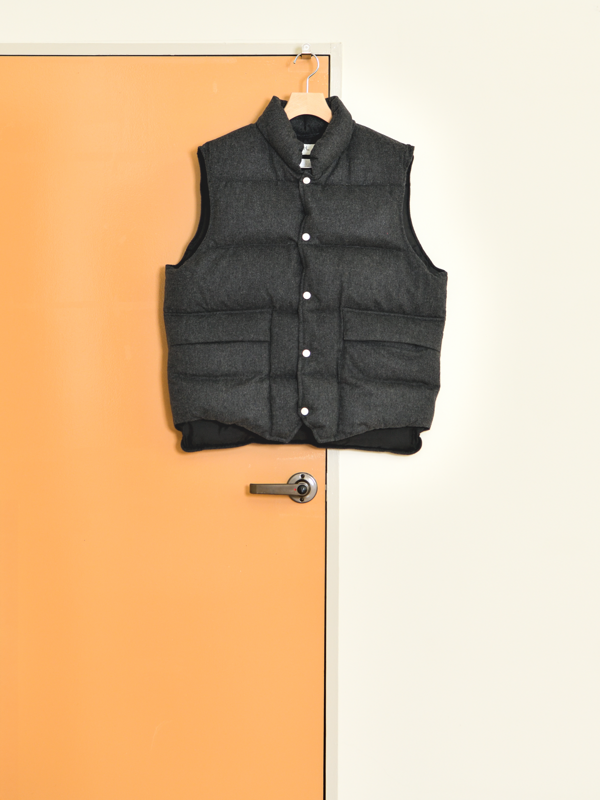 HERILL へリル Cashmere Woodchoppers Vest 26-011-HL-8350-30 CHARCOAL カシミヤ シルク ダウン DOWN ベスト 26FW 日本取り扱い 名古屋 丸の内 セレクトショップ THIRD PLACE サードプレイス