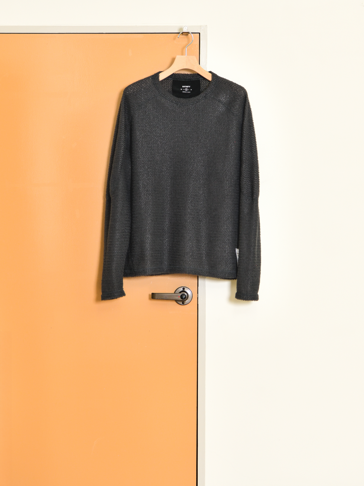 SATISFY サティスファイ FuzzFleece AD Long Tee PHANTOM 11067-88000 ブラック グレー POLYESTER ポリエステル Polartec ポーラテック フリース インナー インサレーション フランス パリ paris 26FW 日本取り扱い 名古屋 丸の内 セレクトショップ THIRD PLACE サードプレイス