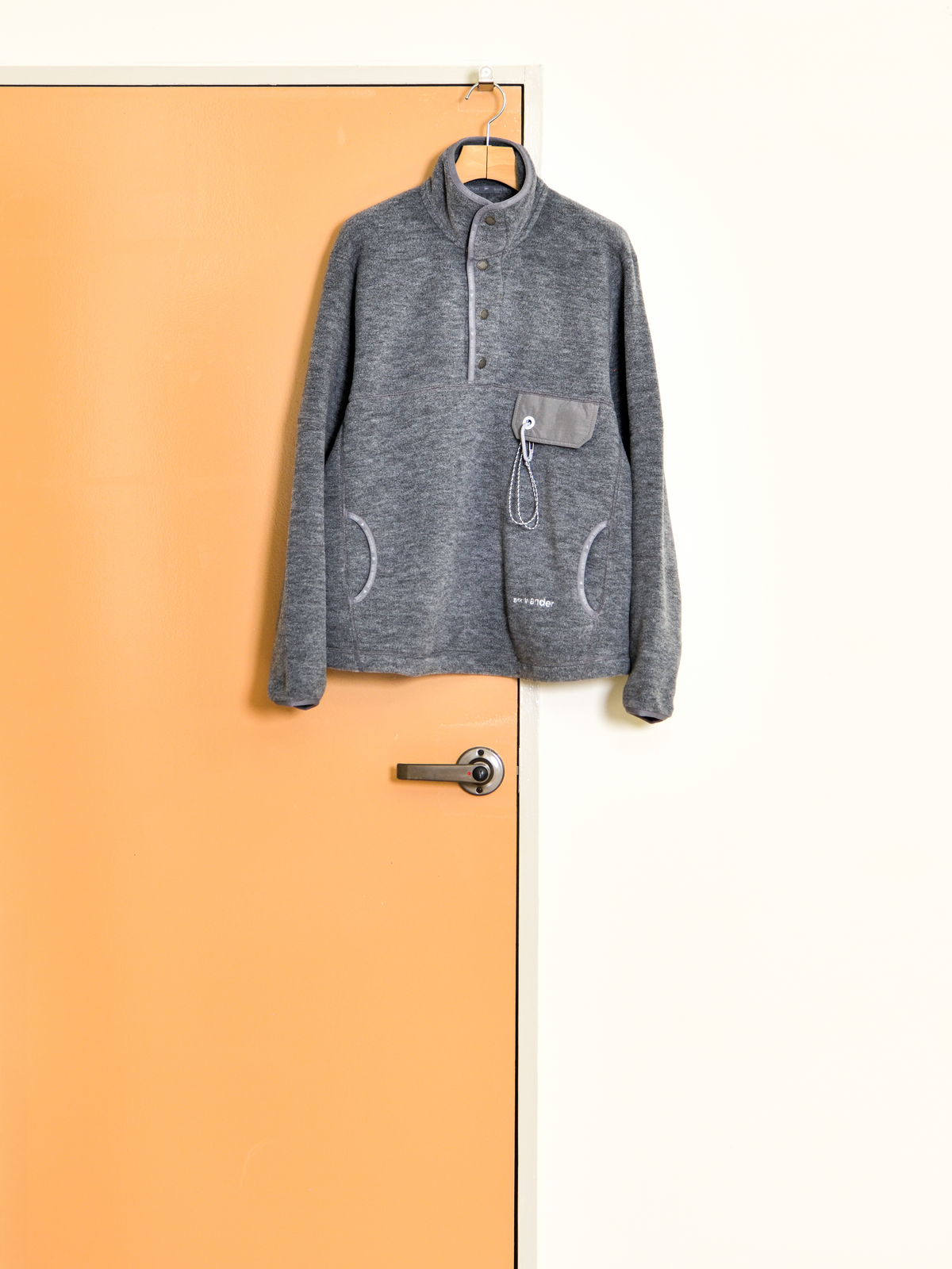 andwander アンドワンダー wool fleece pullover 574-6281053 GRAY グレー フリース ウール ポリエステル アウトドア 登山 キャンプ 26FW 日本取り扱い 名古屋 丸の内 セレクトショップ THIRD PLACE サードプレイス