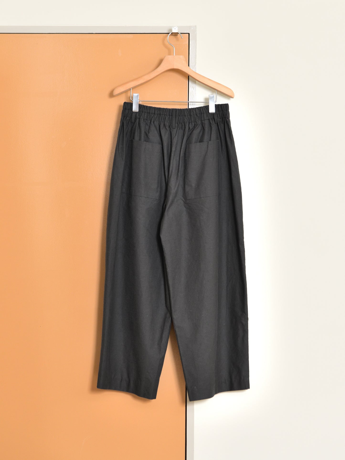 de dam foundation デダムファンデーション Nepped Cotton Trousers SUMI チャコール トラウザーズ セットアップ ベーシック オランダ ユニセックス 26AW 愛知県 名古屋 丸の内 セレクトショップ THIRD PLACE サードプレイス