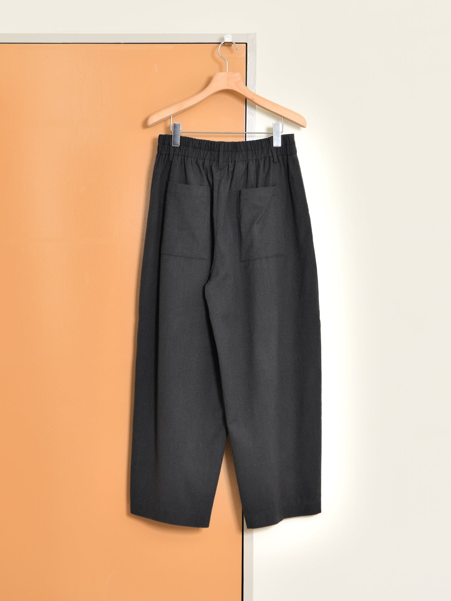de dam foundation デダムファンデーション Wool Trousers DARK GRAY チャコール トラウザーズ ウール ベーシック オランダ ユニセックス 26AW 愛知県 名古屋 丸の内 セレクトショップ THIRD PLACE サードプレイス