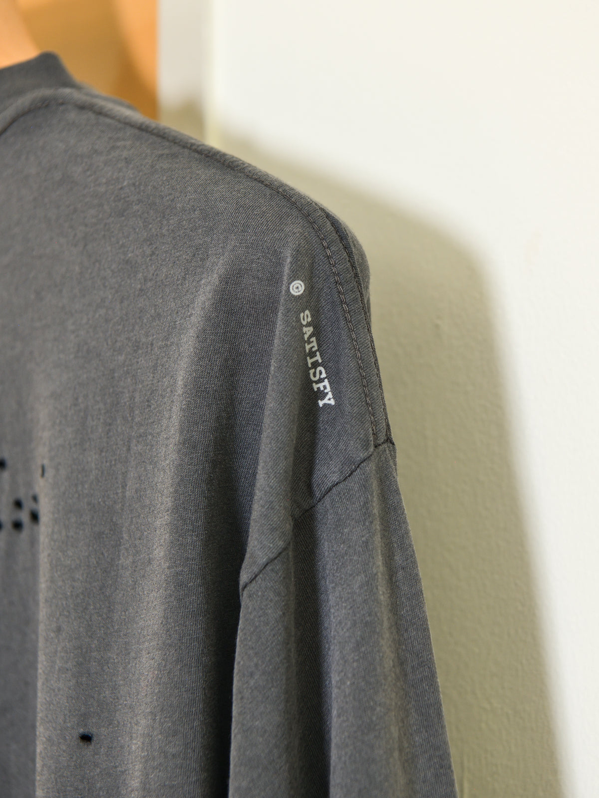 SATISFY サティスファイ MothTech Long Tee AGED BLACK 11113-00A02 ブラック ビンテージ加工 COTTON コットン フランス パリ paris 26FW 日本取り扱い 名古屋 丸の内 セレクトショップ THIRD PLACE サードプレイス