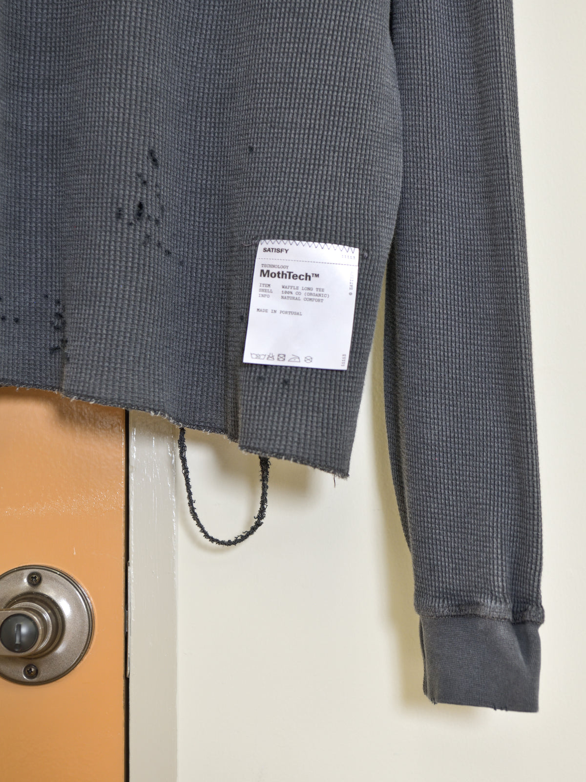 SATISFY サティスファイ MothTech Waffle Long Tee AGED BLACK 11113-00A01 ブラック ビンテージ加工 コットン COTTON フランス パリ paris 26FW 日本取り扱い 名古屋 丸の内 セレクトショップ THIRD PLACE サードプレイス