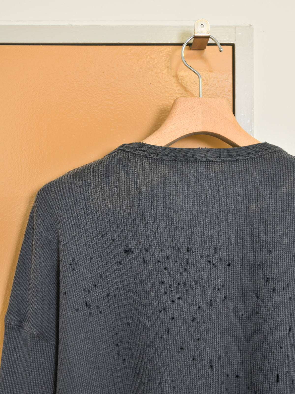 SATISFY サティスファイ MothTech Waffle Long Tee AGED BLACK 11113-00A01 ブラック ビンテージ加工 コットン COTTON フランス パリ paris 26FW 日本取り扱い 名古屋 丸の内 セレクトショップ THIRD PLACE サードプレイス