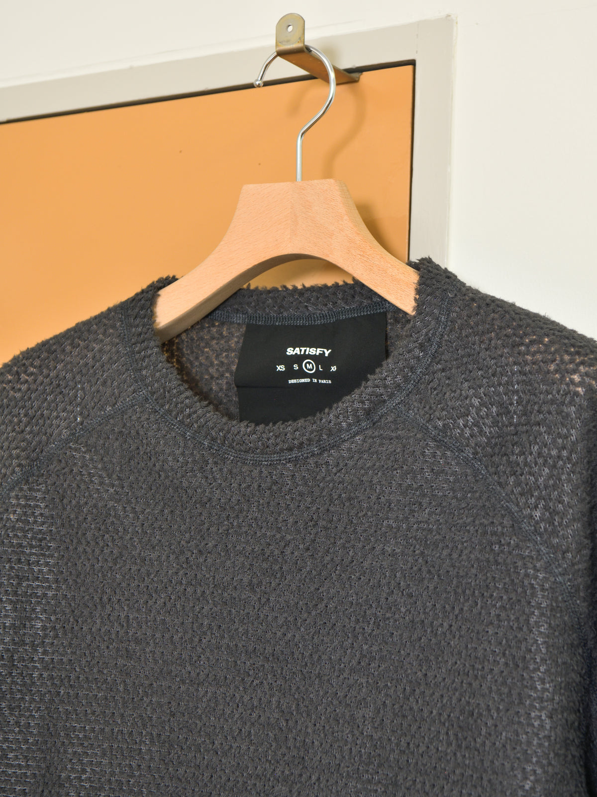 SATISFY サティスファイ FuzzFleece AD Long Tee PHANTOM 11067-88000 ブラック グレー POLYESTER ポリエステル Polartec ポーラテック フリース インナー インサレーション フランス パリ paris 26FW 日本取り扱い 名古屋 丸の内 セレクトショップ THIRD PLACE サードプレイス
