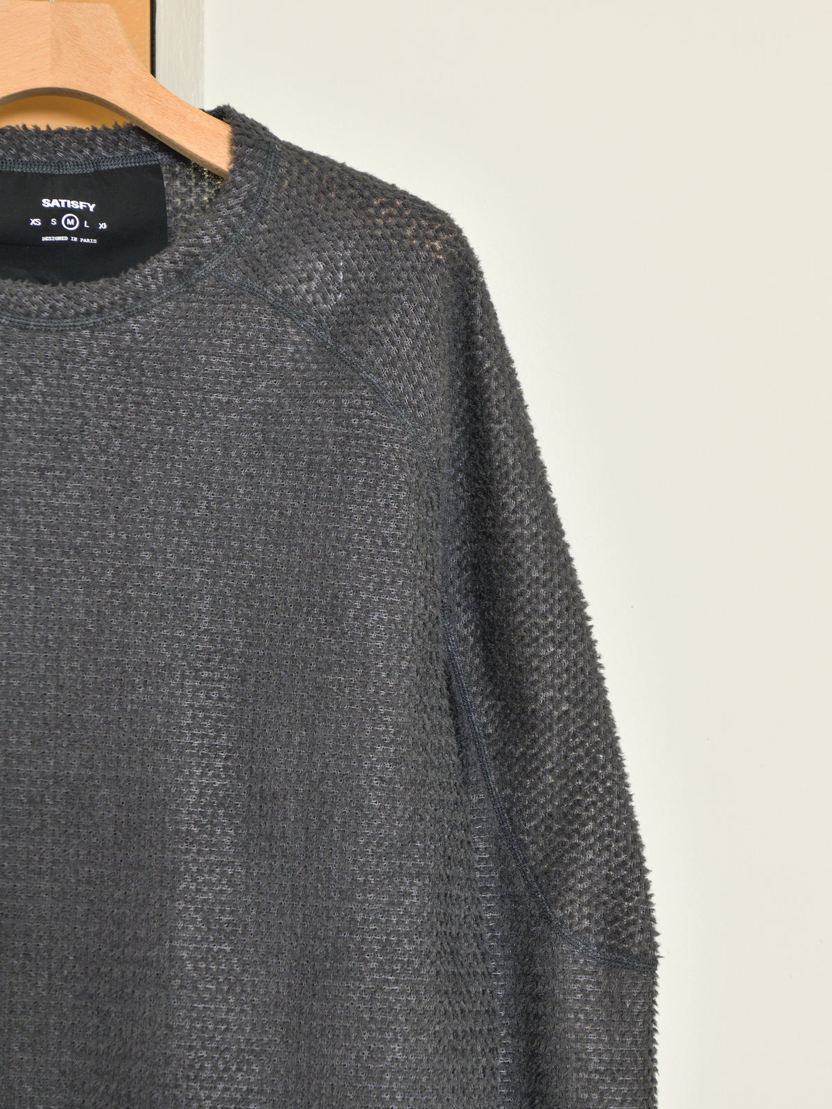 SATISFY サティスファイ FuzzFleece AD Long Tee PHANTOM 11067-88000 ブラック グレー POLYESTER ポリエステル Polartec ポーラテック フリース インナー インサレーション フランス パリ paris 26FW 日本取り扱い 名古屋 丸の内 セレクトショップ THIRD PLACE サードプレイス
