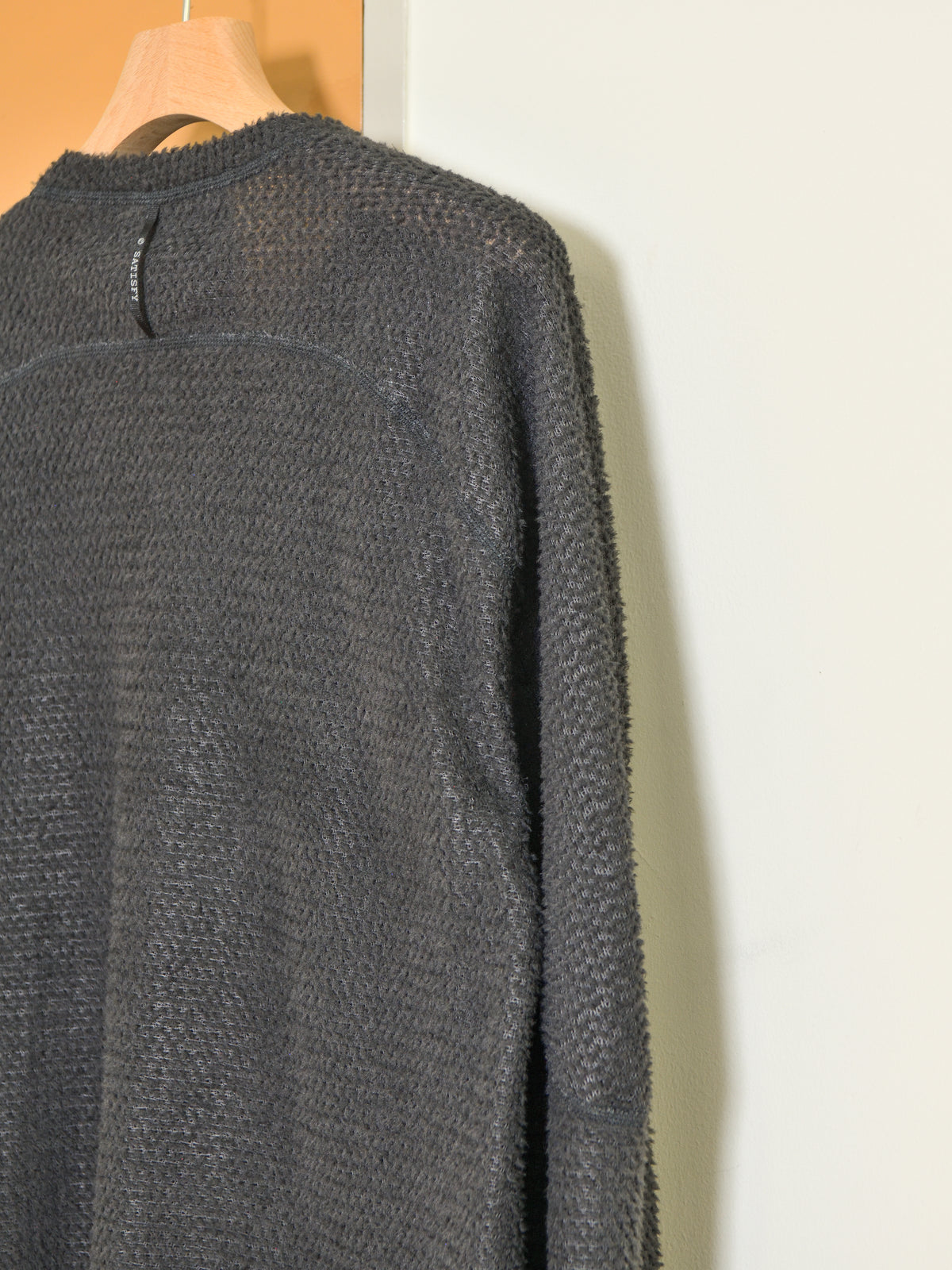 SATISFY サティスファイ FuzzFleece AD Long Tee PHANTOM 11067-88000 ブラック グレー POLYESTER ポリエステル Polartec ポーラテック フリース インナー インサレーション フランス パリ paris 26FW 日本取り扱い 名古屋 丸の内 セレクトショップ THIRD PLACE サードプレイス