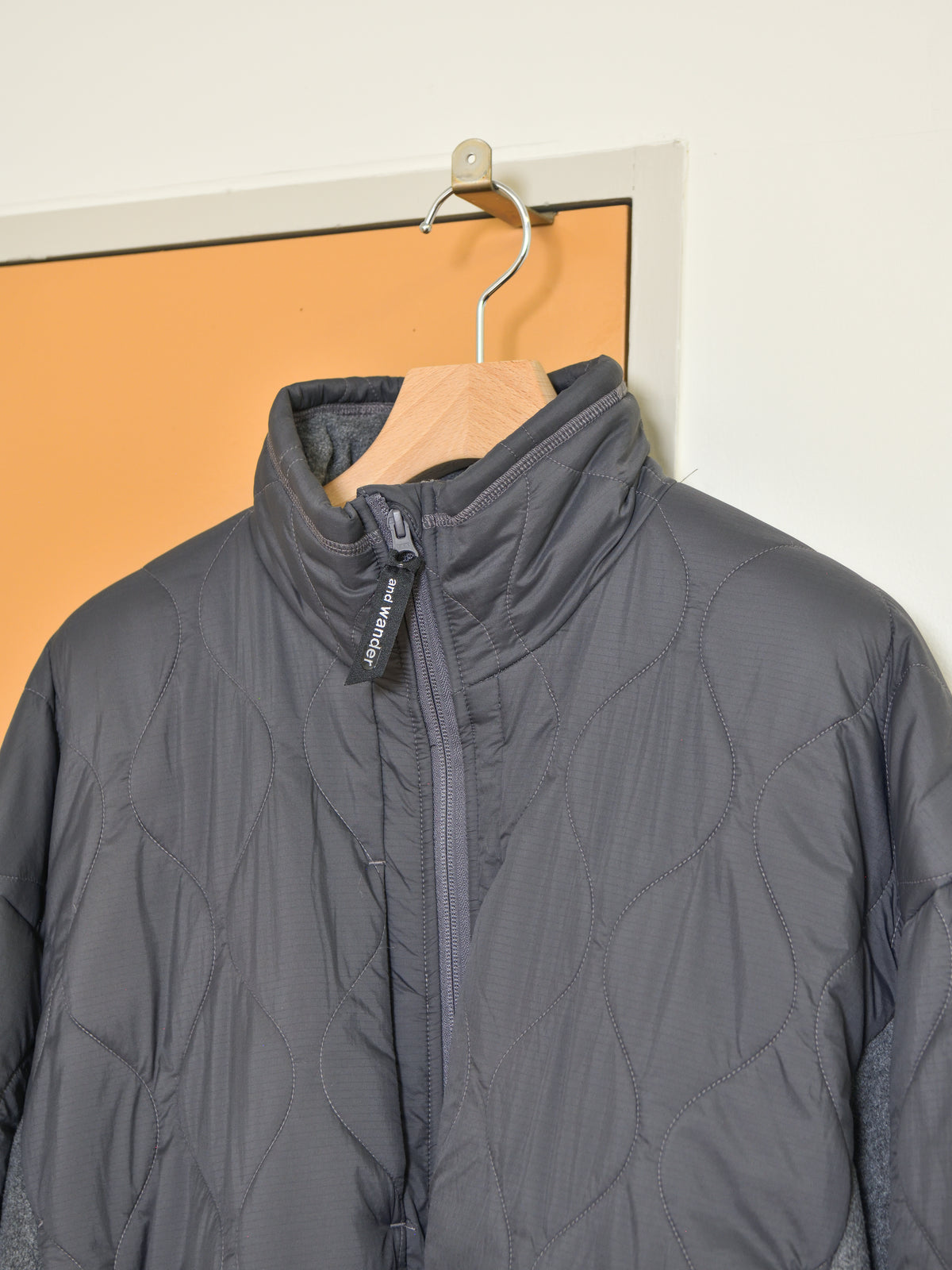 andwander アンドワンダー quilting fleece jacket 574-6281040 GRAY グレー フリース ジャケット ナイロン アウトドア 登山 キャンプ 26FW 日本取り扱い 名古屋 丸の内 セレクトショップ THIRD PLACE サードプレイス