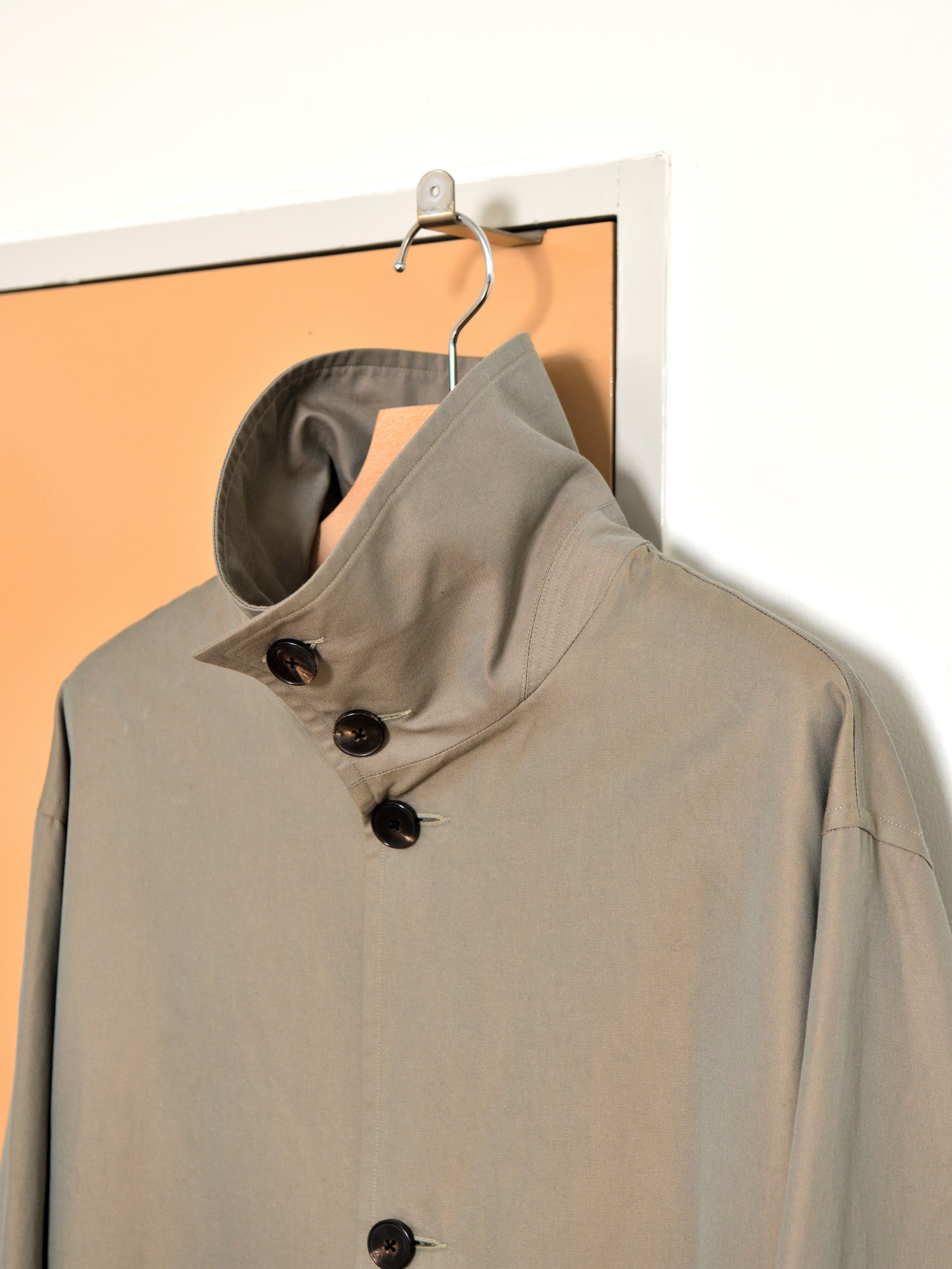 de dam foundation デダムファンデーション Cotton Gabardine Trench Coat KHAKI カーキ コート ベーシック オランダ ユニセックス 26AW 愛知県 名古屋 丸の内 セレクトショップ THIRD PLACE サードプレイス