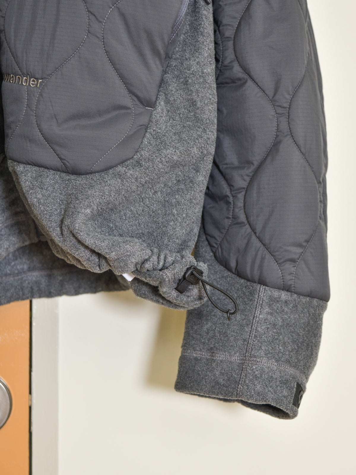 andwander アンドワンダー quilting fleece jacket 574-6281040 GRAY グレー フリース ジャケット ナイロン アウトドア 登山 キャンプ 26FW 日本取り扱い 名古屋 丸の内 セレクトショップ THIRD PLACE サードプレイス