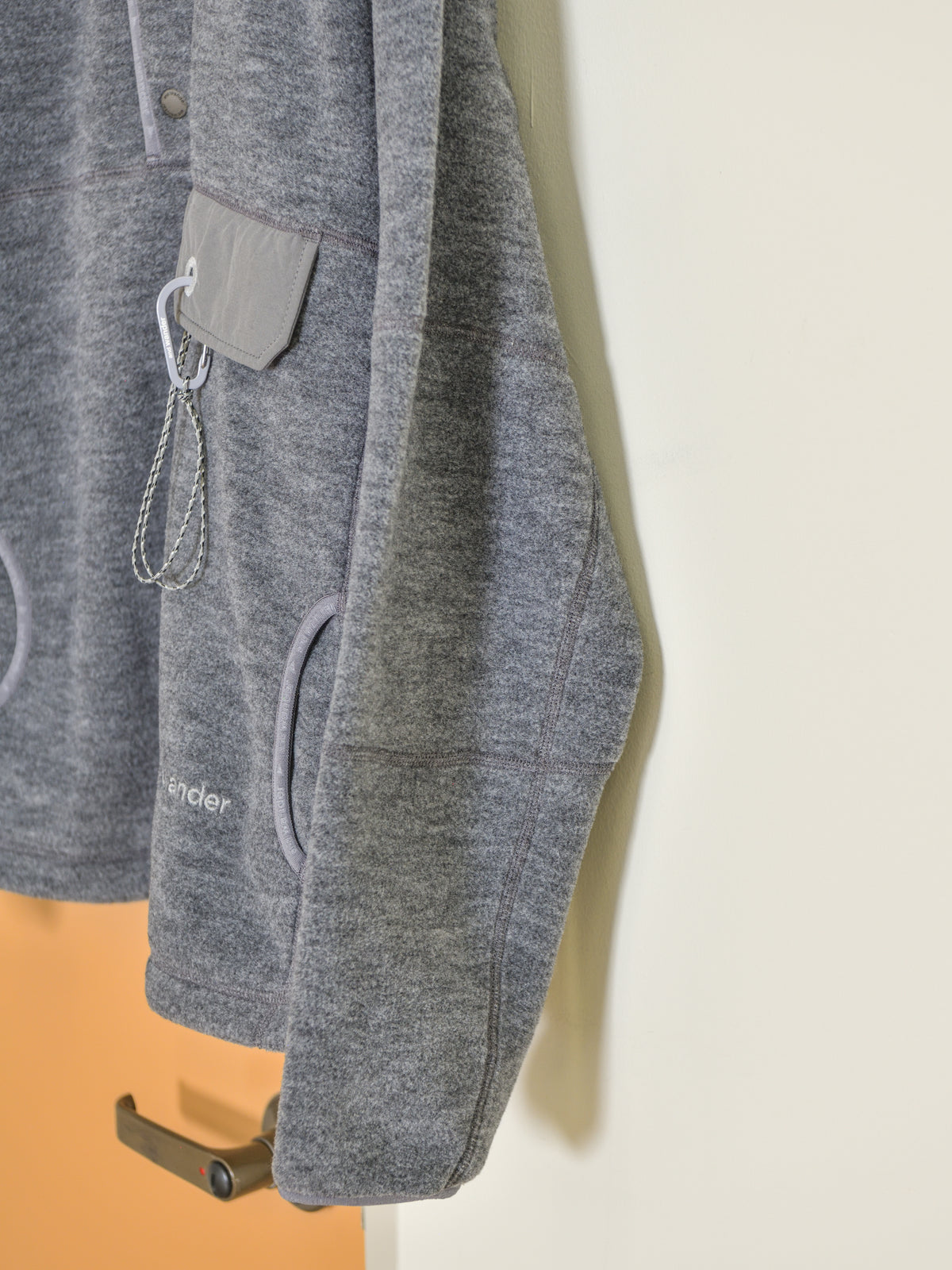 andwander アンドワンダー wool fleece pullover 574-6281053 GRAY グレー フリース ウール ポリエステル アウトドア 登山 キャンプ 26FW 日本取り扱い 名古屋 丸の内 セレクトショップ THIRD PLACE サードプレイス