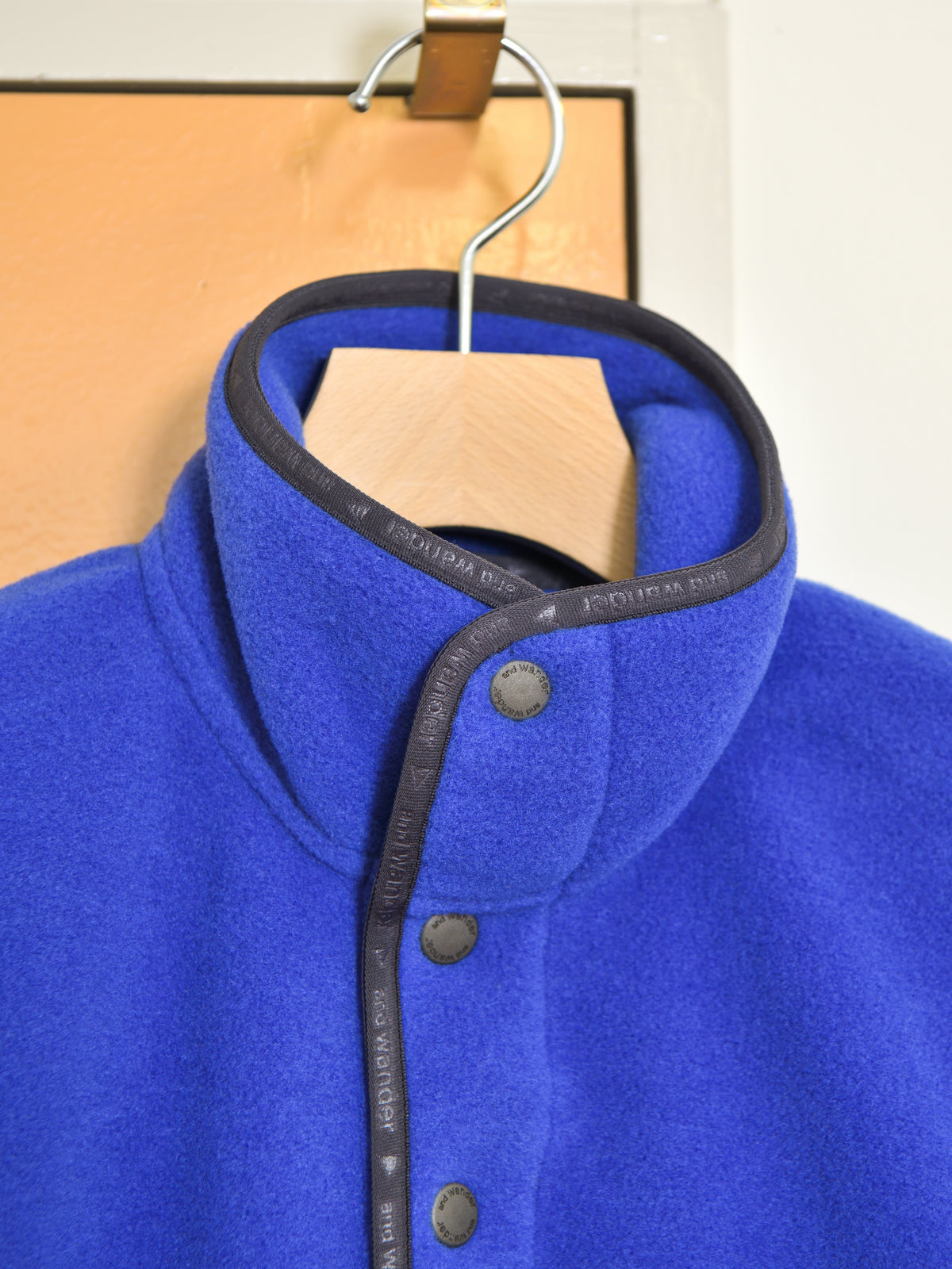 andwander アンドワンダー wool fleece pullover 574-6281053 BLUE ブルー フリース ウール ポリエステル アウトドア 登山 キャンプ 26FW 日本取り扱い 名古屋 丸の内 セレクトショップ THIRD PLACE サードプレイス