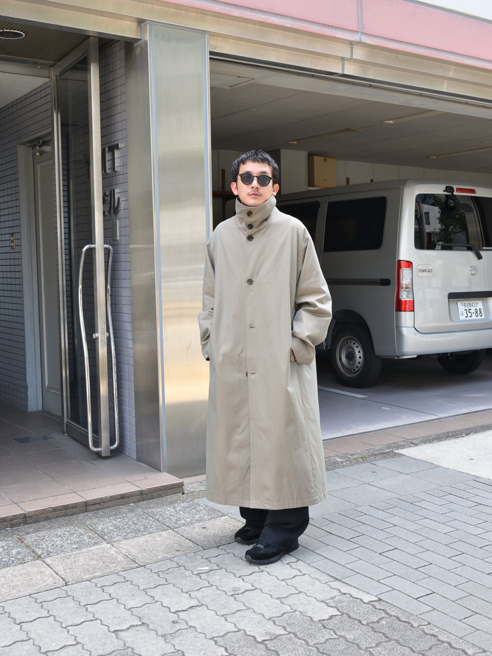 de dam foundation デダムファンデーション Cotton Gabardine Trench Coat KHAKI カーキ コート ベーシック オランダ ユニセックス 26AW 愛知県 名古屋 丸の内 セレクトショップ THIRD PLACE サードプレイス