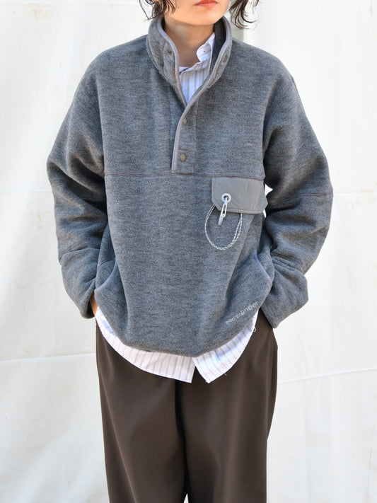 andwander アンドワンダー wool fleece pullover 574-6281053 GRAY グレー フリース ウール ポリエステル アウトドア 登山 キャンプ 26FW 日本取り扱い 名古屋 丸の内 セレクトショップ THIRD PLACE サードプレイス
