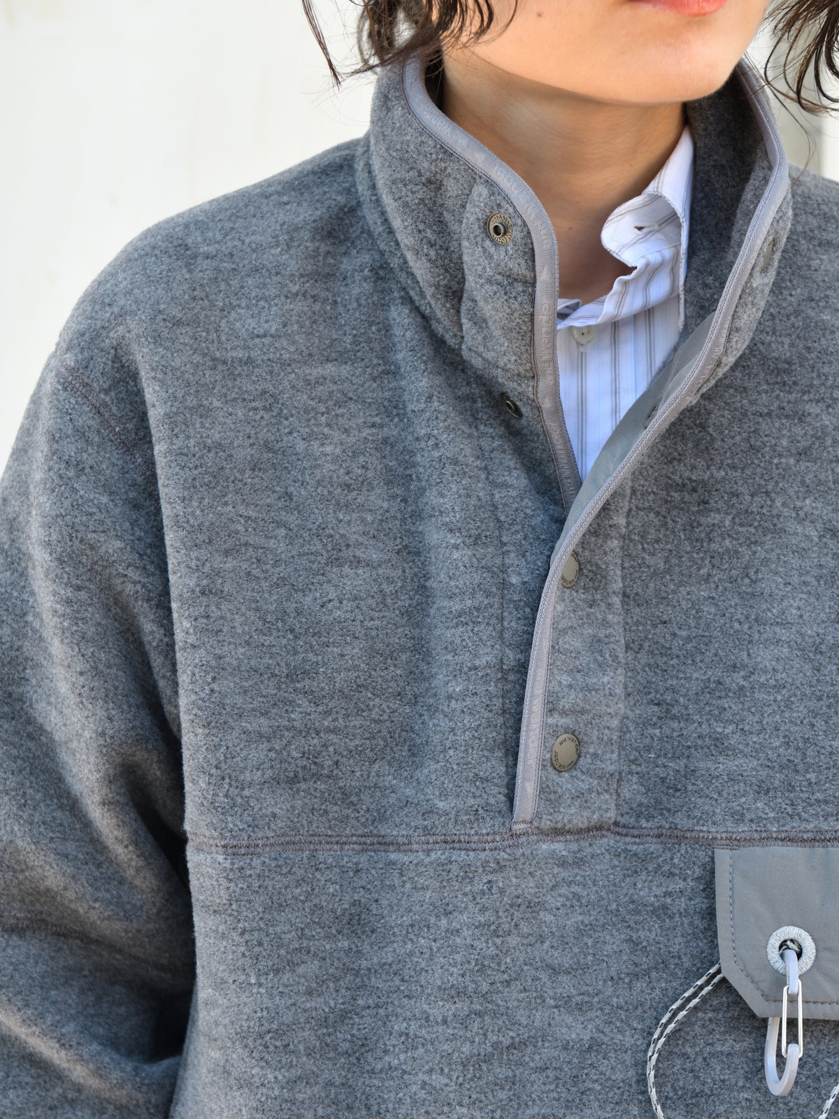 andwander アンドワンダー wool fleece pullover 574-6281053 GRAY グレー フリース ウール ポリエステル アウトドア 登山 キャンプ 26FW 日本取り扱い 名古屋 丸の内 セレクトショップ THIRD PLACE サードプレイス