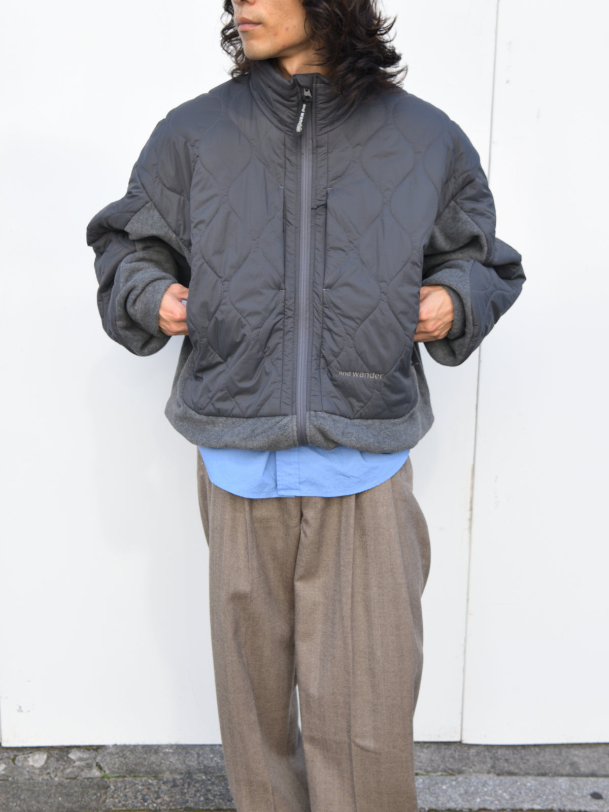 andwander アンドワンダー quilting fleece jacket 574-6281040 GRAY グレー フリース ジャケット ナイロン アウトドア 登山 キャンプ 26FW 日本取り扱い 名古屋 丸の内 セレクトショップ THIRD PLACE サードプレイス