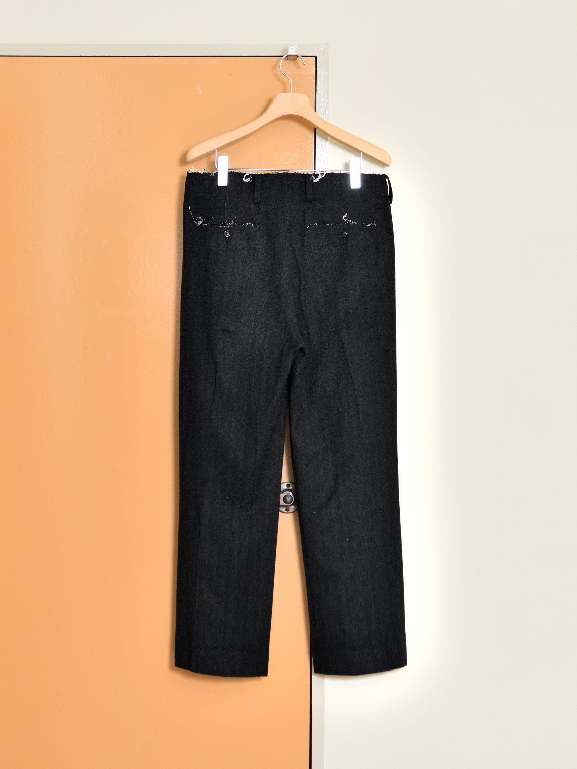 ISSUETHINGS イシューシングス 26b/118-w-00 別注 スラックス BLACK ウール 26AW 愛知県 名古屋 丸の内 ユニセックス セレクトショップ THIRD PLACE サードプレイス
