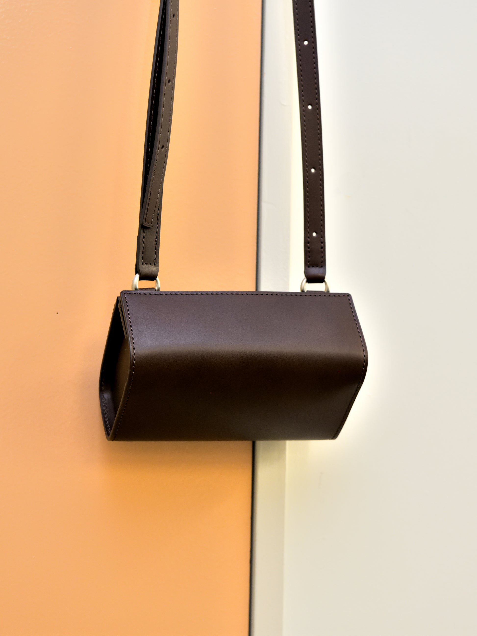 YOKE ヨーク TUCHIYA KABAN Camera Bag YK26FW01402A レザー カウ コラボ BROWN ブラウン 26FW 日本取り扱い 名古屋 丸の内 セレクトショップ THIRD PLACE サードプレイス