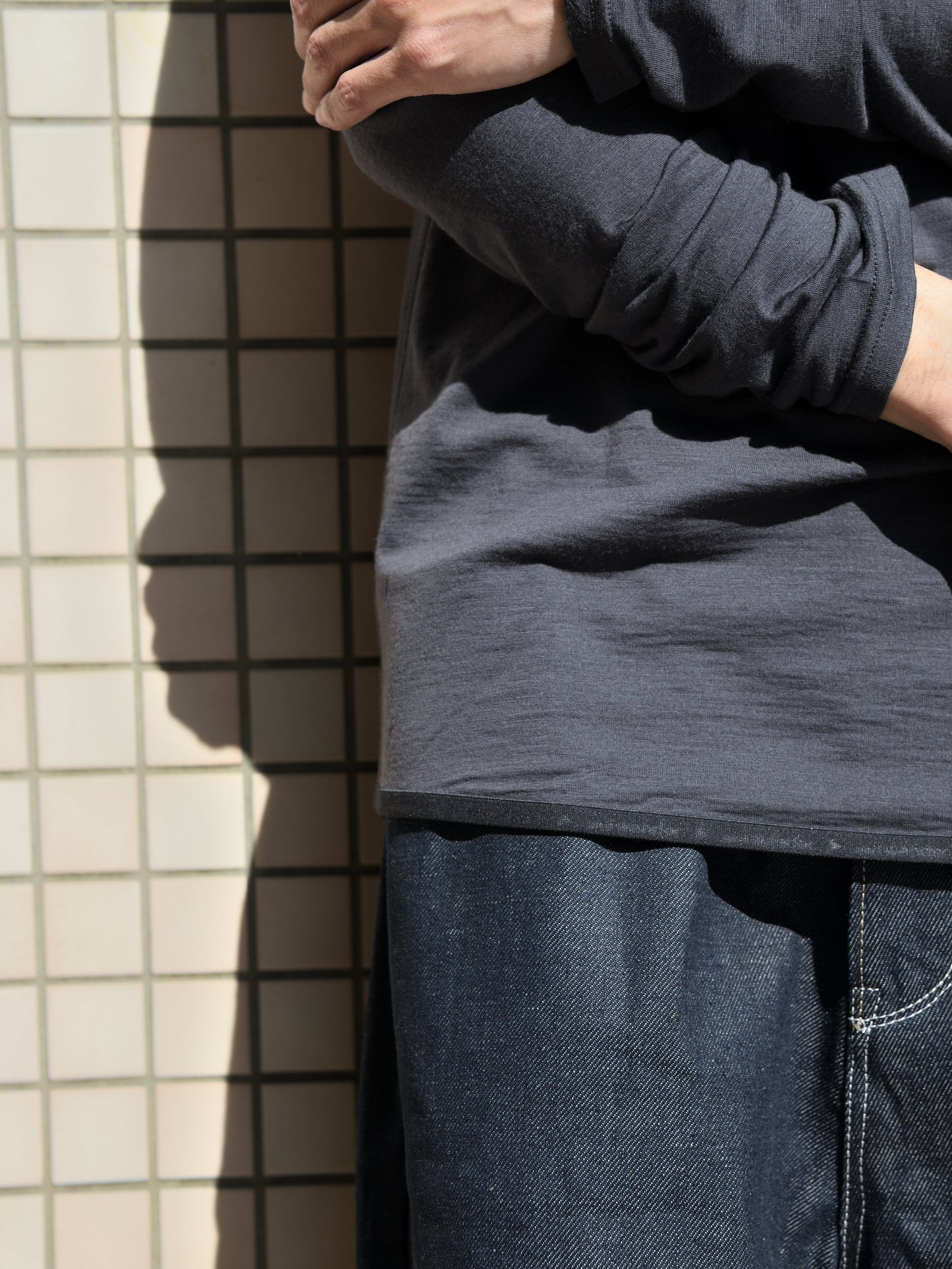 and wander アンドワンダー merino base LS T 574-6964026 メリノウール アウトドア 快適 charcoal チャコール 日本 名古屋 セレクトショップ THIRD PLACE サードプレイス 名古屋 愛知県 東海 セレクトショップ THIRD PLACE サードプレイス
