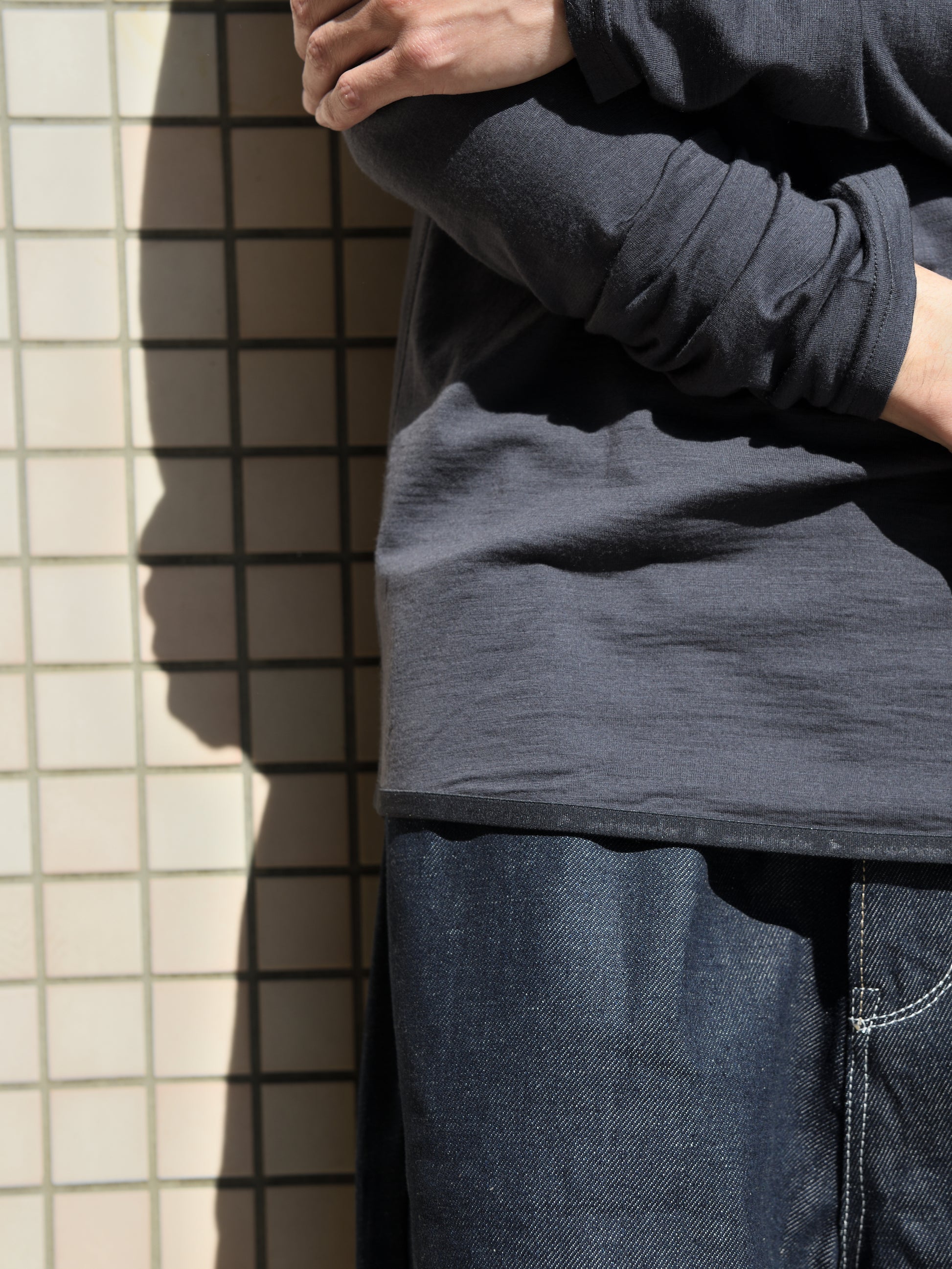 and wander アンドワンダー merino base LS T 574-6964026 メリノウール アウトドア 快適 charcoal チャコール 日本 名古屋 セレクトショップ THIRD PLACE サードプレイス 名古屋 愛知県 東海 セレクトショップ THIRD PLACE サードプレイス