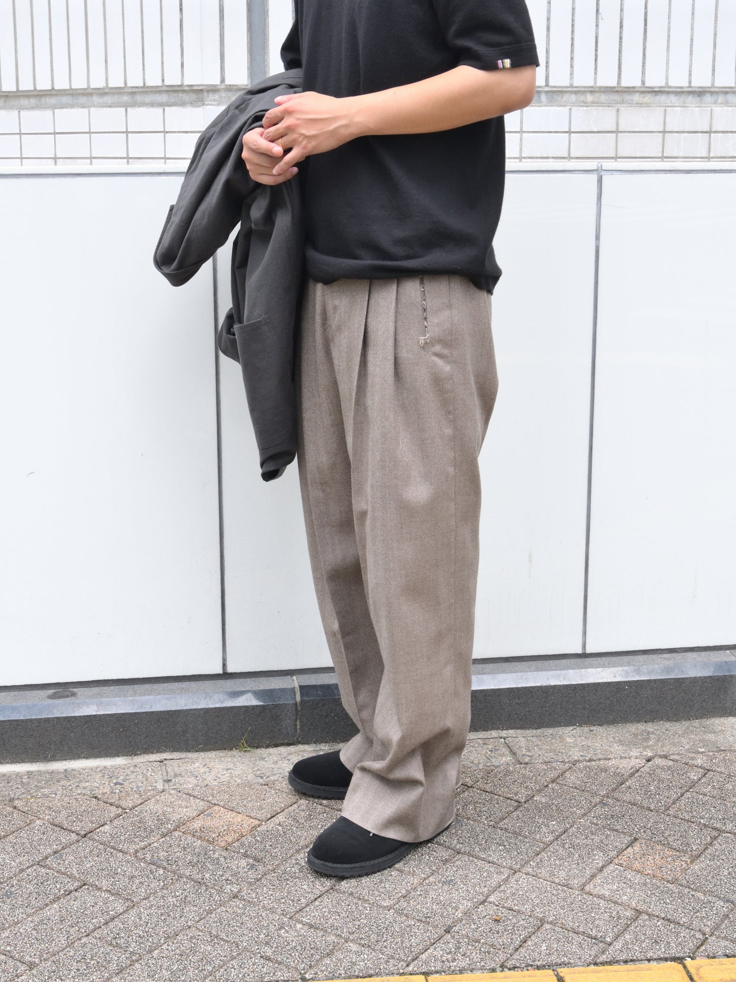 ISSUETHINGS イシューシングス 26b/118-w-00 別注 スラックス BLACK BEAGE ウール 26AW 愛知県 名古屋 丸の内 ユニセックス セレクトショップ THIRD PLACE サードプレイス