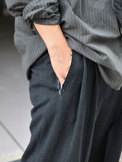 ISSUETHINGS イシューシングス 26b/118-w-00 別注 スラックス BLACK ウール 26AW 愛知県 名古屋 丸の内 ユニセックス セレクトショップ THIRD PLACE サードプレイス