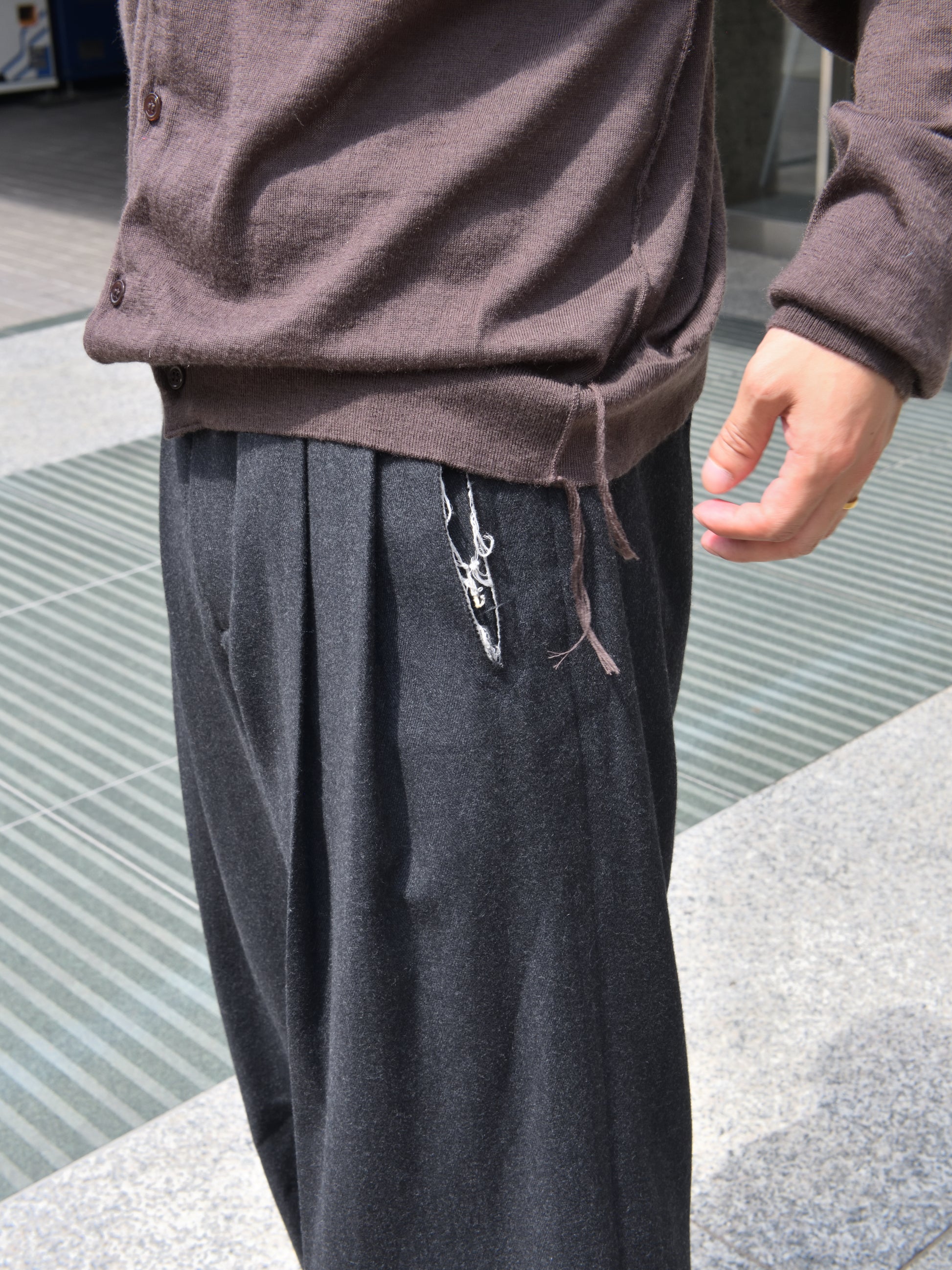 ISSUETHINGS イシューシングス 26b/118-w-00 別注 スラックス BLACK ウール 26AW 愛知県 名古屋 丸の内 ユニセックス セレクトショップ THIRD PLACE サードプレイス