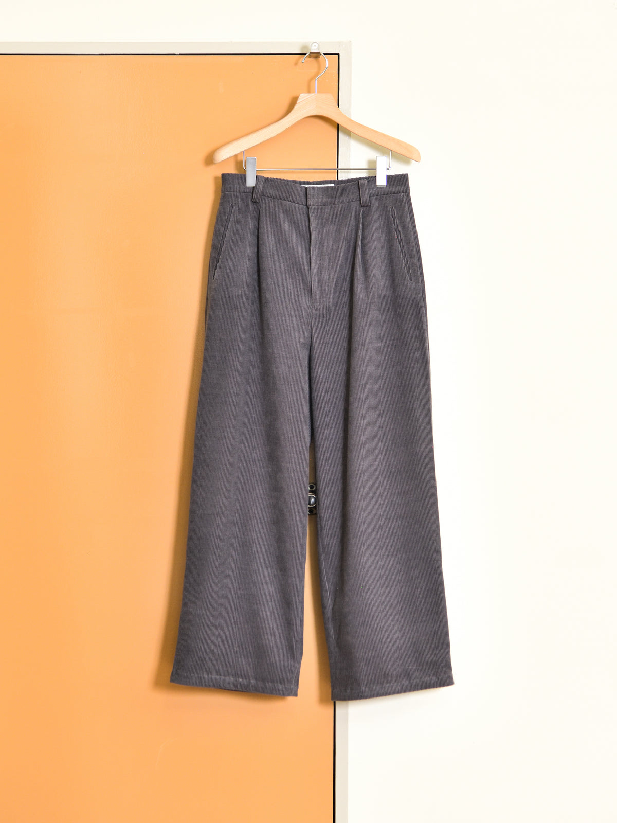 TOZAOU トザオウ Corduroy Pants チャコール グレー CHARCOAL GRAY TOZ-26AW-PA003 コットン COTTON WOOL ウール パンツ スラックス 26aw 春夏 日本取り扱い 名古屋 丸の内 セレクトショップ THIRD PLACE サードプレイス