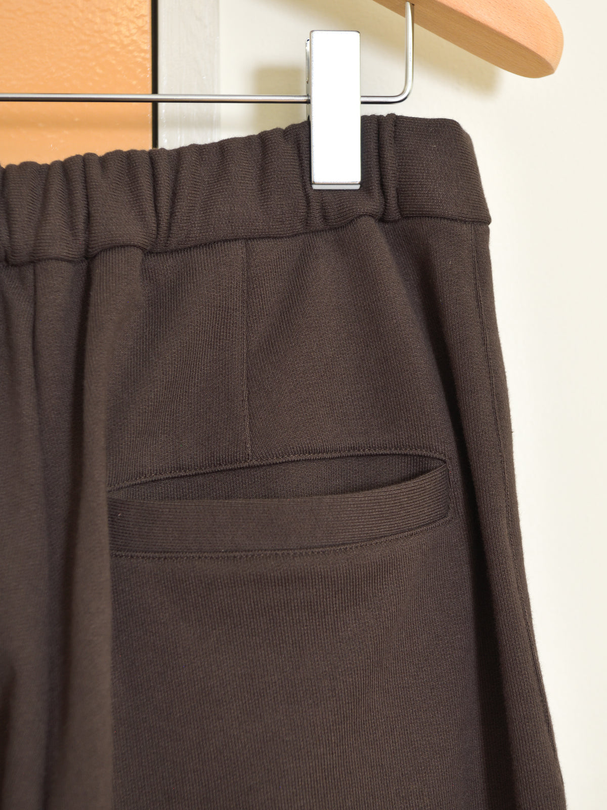 WELL ウェル Room slacks BROWN ブラウン WB26XX02 スウェット スラックス コットン cotton 26aw 春夏 日本取り扱い 名古屋 丸の内 セレクトショップ THIRD PLACE サードプレイス