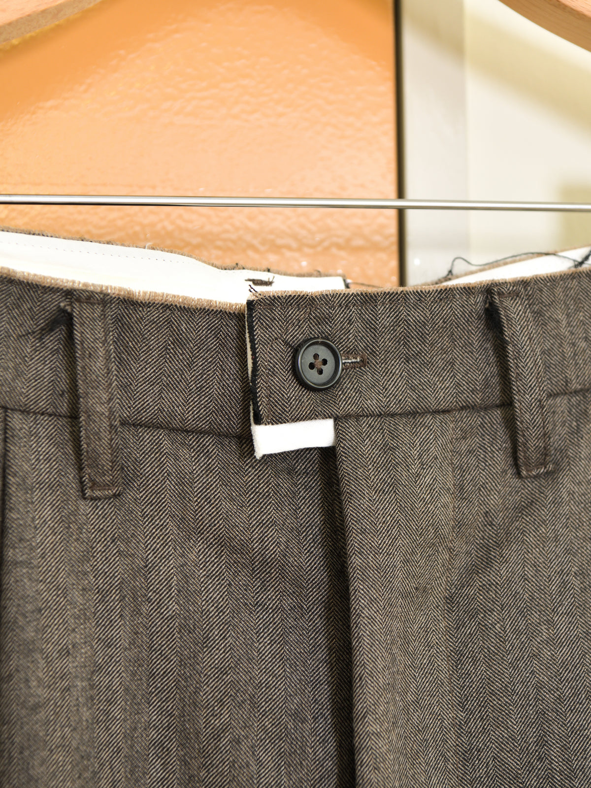 CAMIEL FORTGENS カミエルフォートヘンス SUIT PANTS HERRINGBONE ヘリンボーン BEIGE ベージュ CF.20.06.09.01 パンツ ウール オランダ 26aw 春夏 日本取り扱い 名古屋 丸の内 セレクトショップ THIRD PLACE サードプレイス